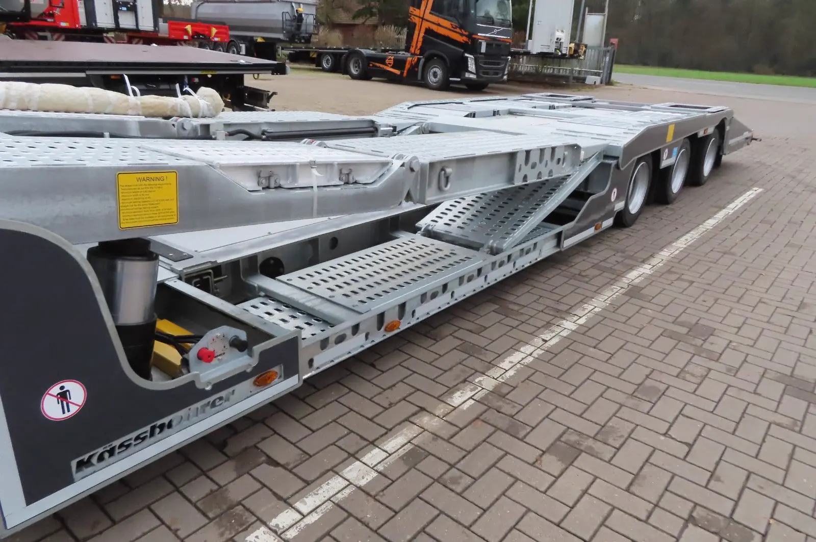 Kässbohrer K.SOK Truck/Car Transporter, Novagrau