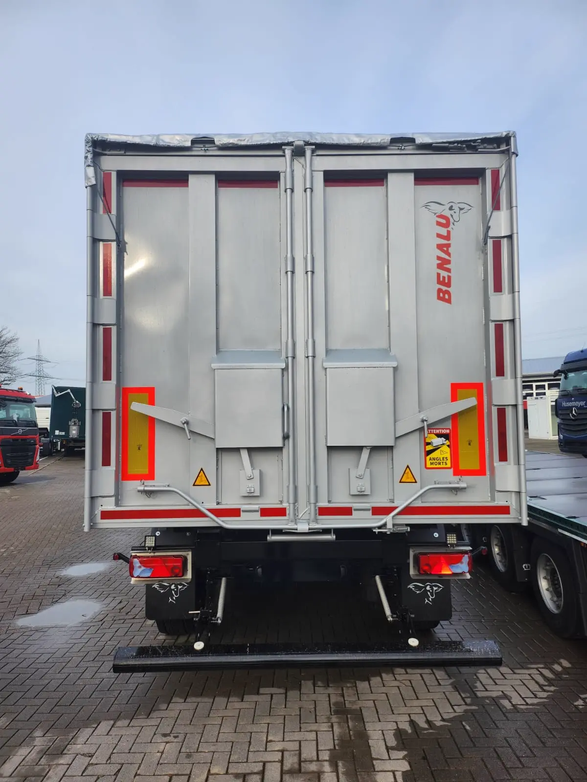 Benalu OPTILINER 60 - 63m³ Türen Palettenbreite