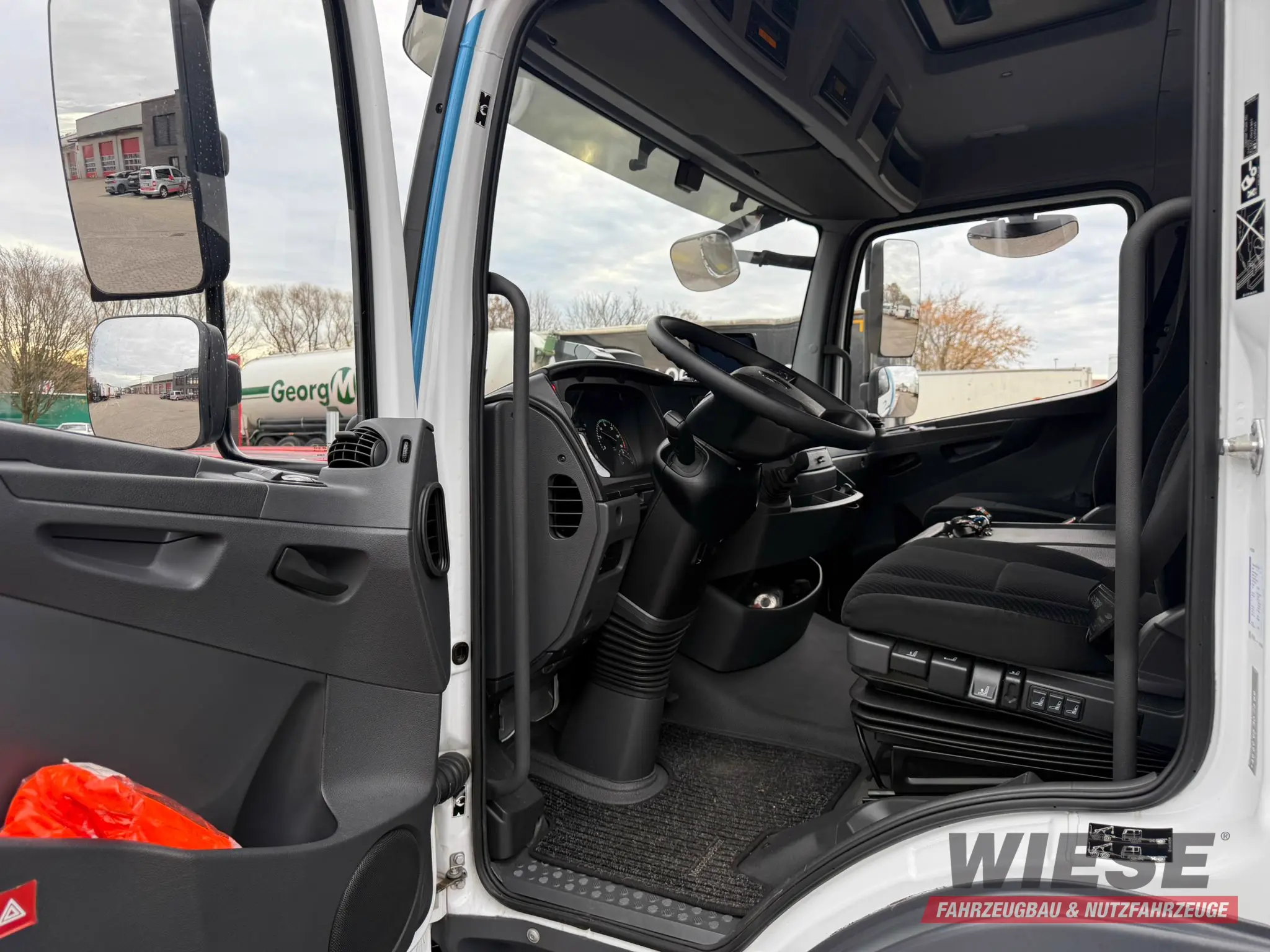 Mercedes-Benz Atego 918L Autotransporter mit BFZ Anhänger