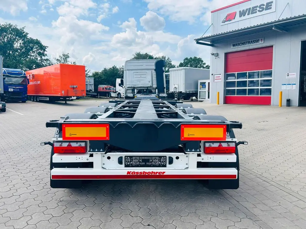 Kässbohrer K.SHG Multi Containerchassis ausziehbar