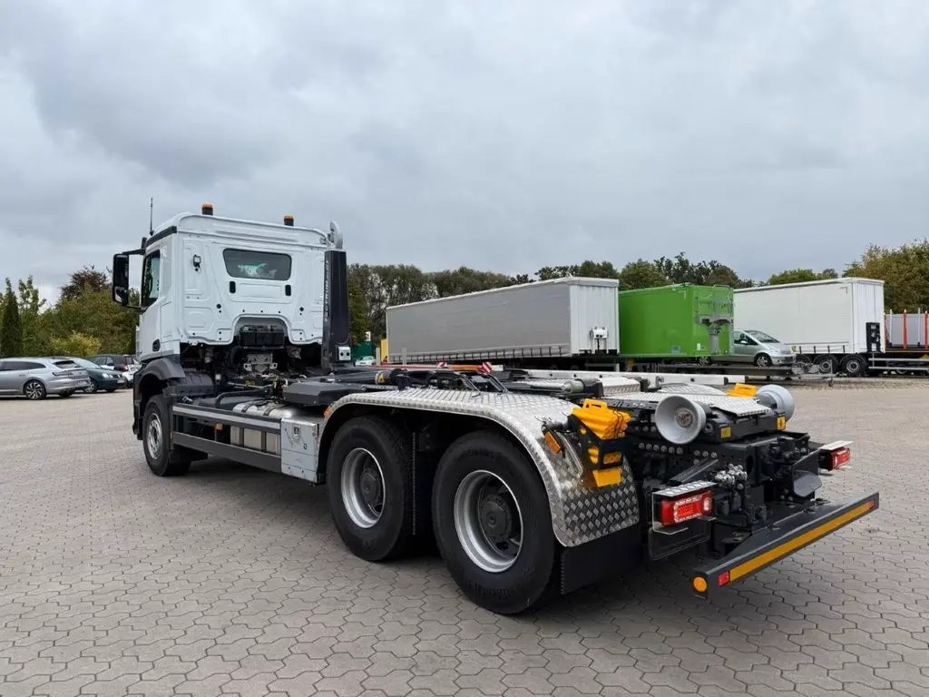 Mercedes-Benz Arocs 5 2651L 6 x4 Meiller RS 2170