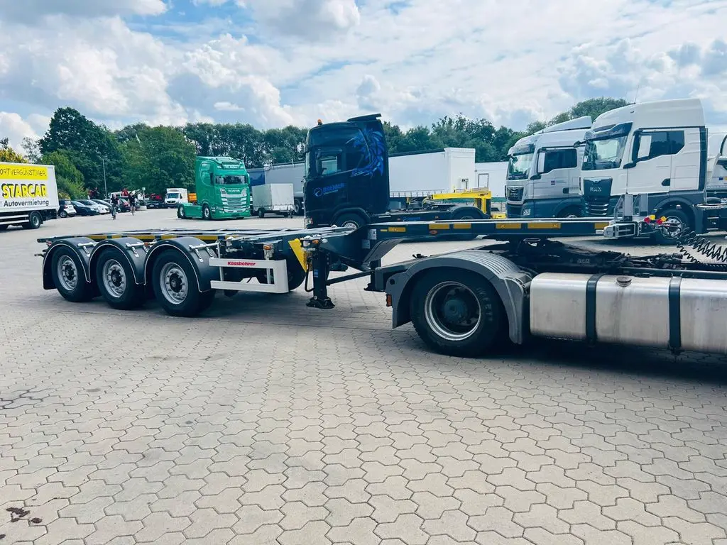 Kässbohrer K.SHG Multi Containerchassis ausziehbar