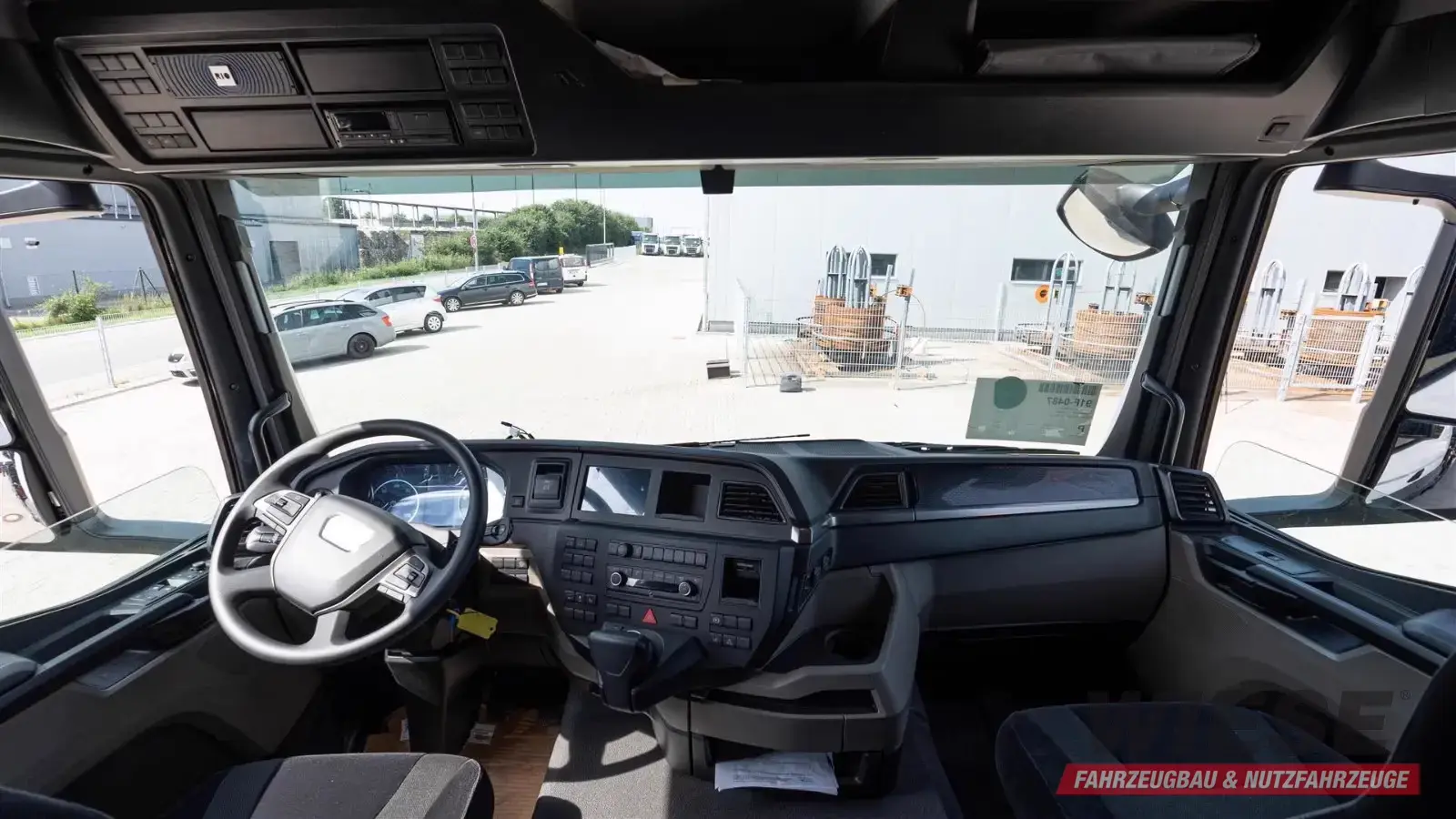 MAN 35.470 8x2 Kran F710 RA2.26