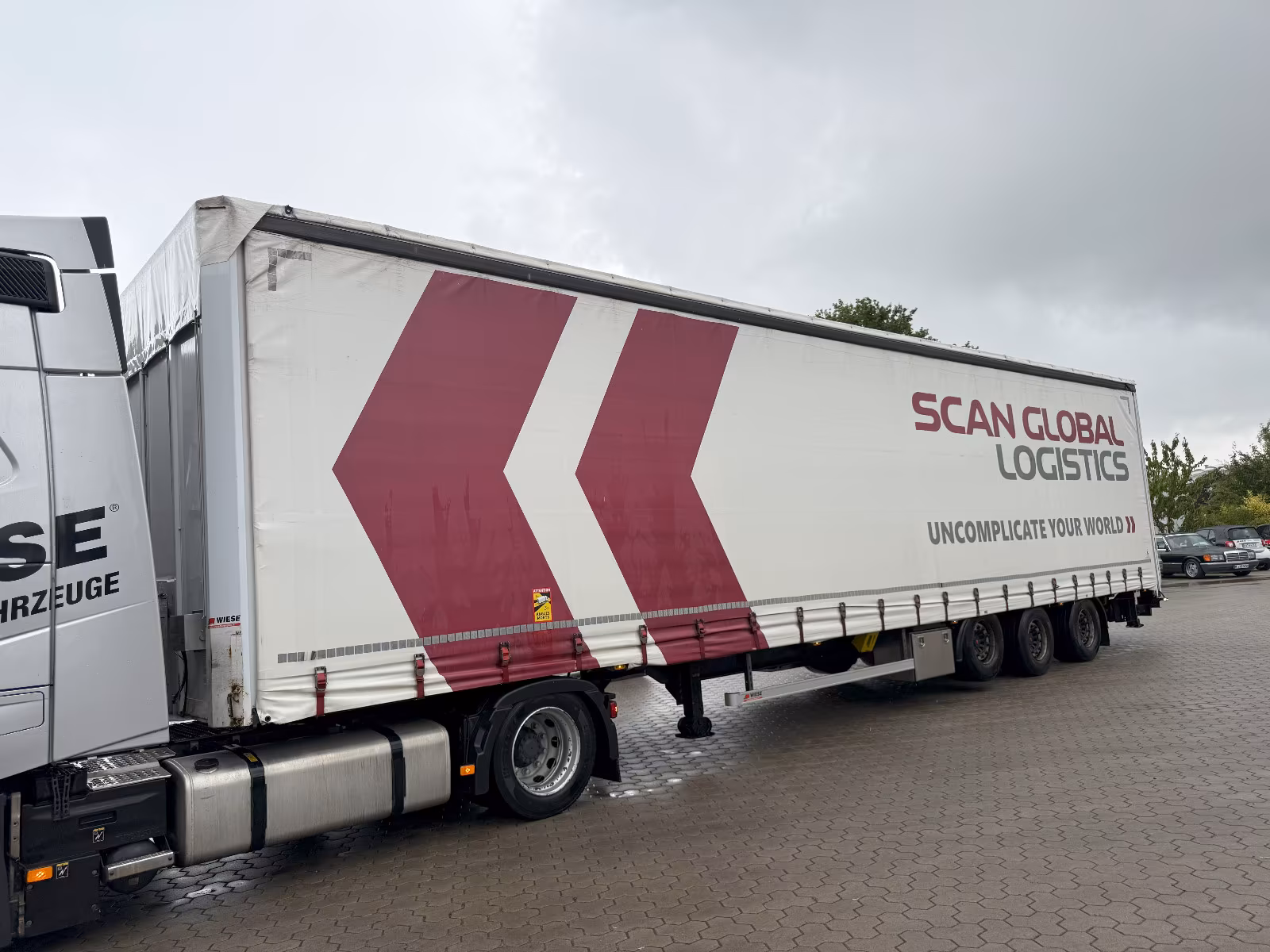 Wiese Mega Schiebeplane mit Dhollandia Rampe 9t