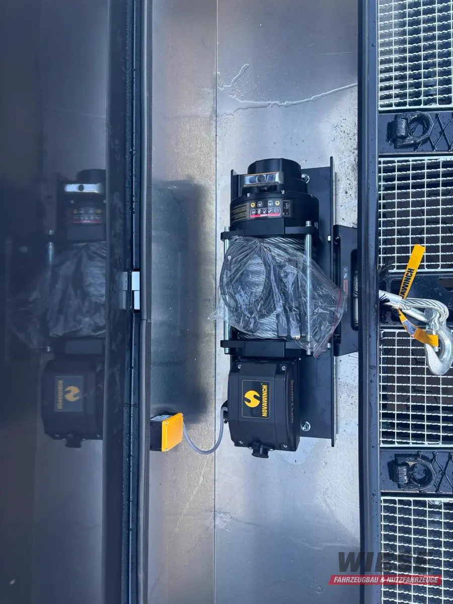 MAN Baumaschinen-  Arbeitsbühnentransporter Rampen