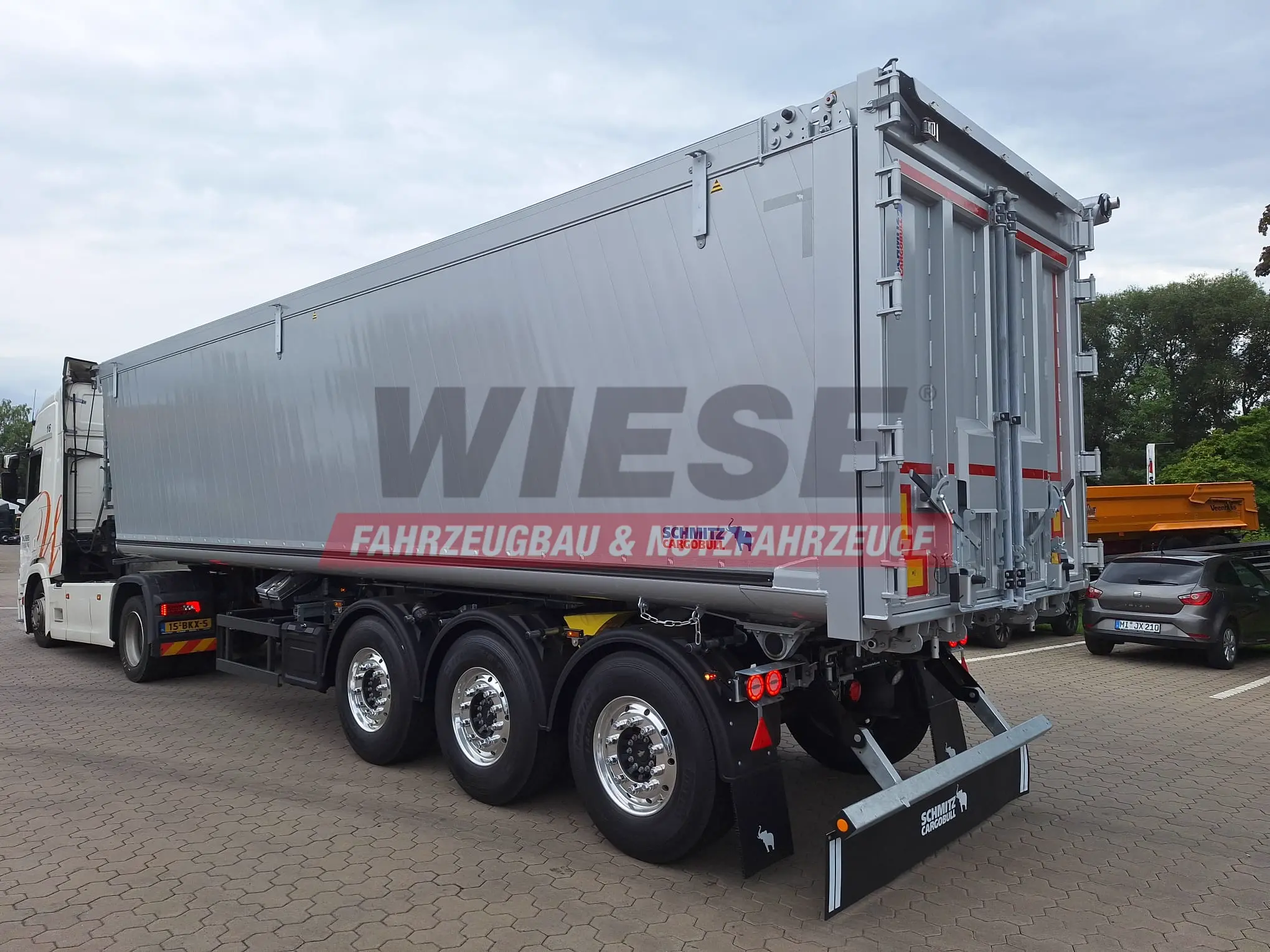 Schmitz Cargobull Kipper 52m³ mit gekröpftem Chassis