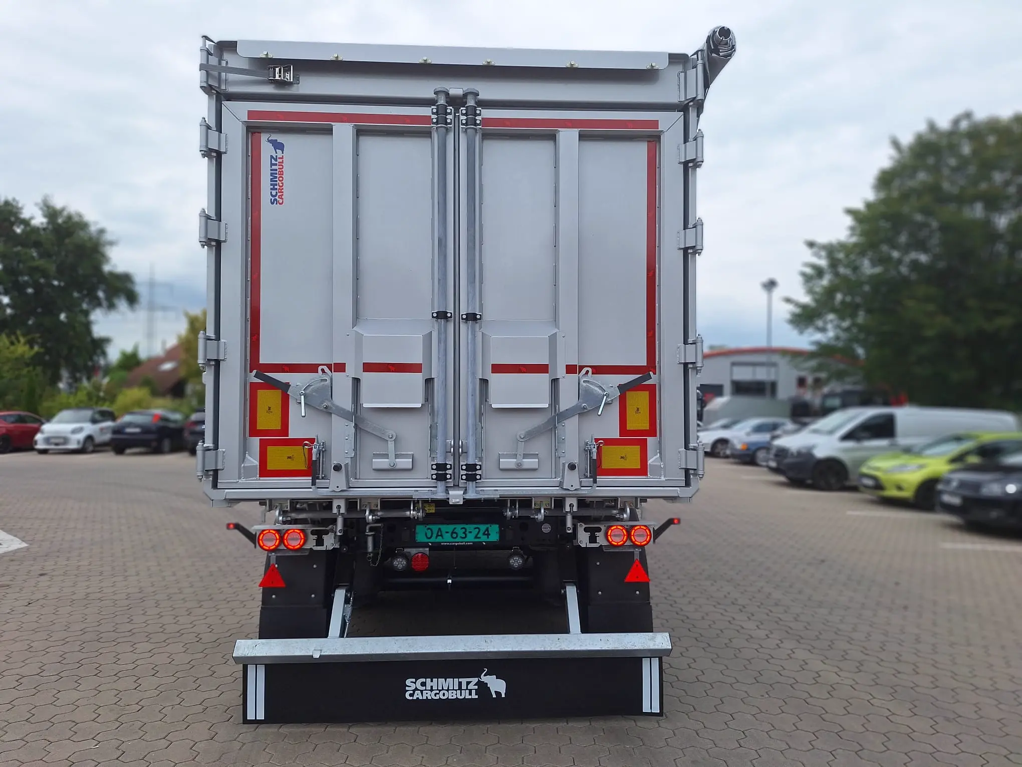 Schmitz Cargobull Kipper 52m³ mit gekröpftem Chassis