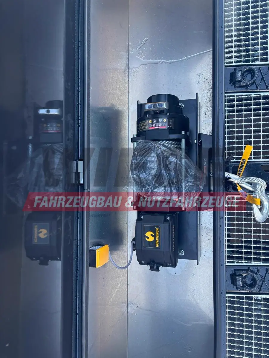 MAN Baumaschinen-  Arbeitsbühnentransporter Rampen