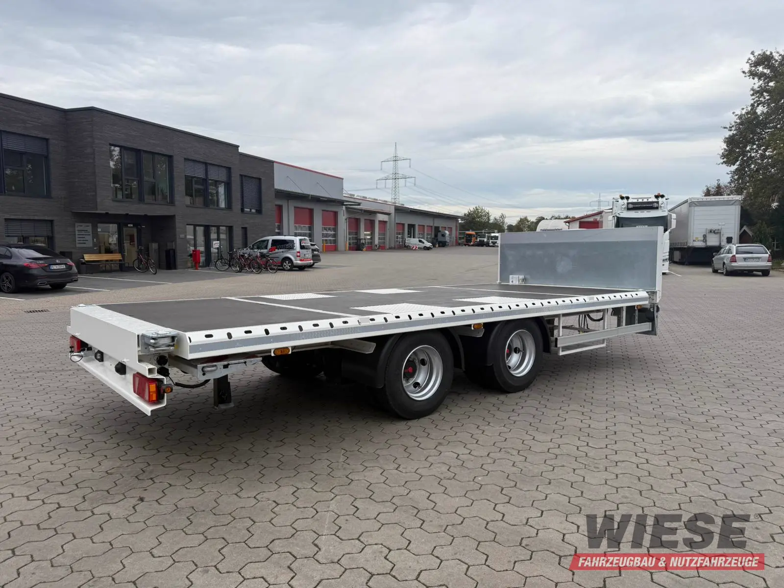 Wiese Tandemanhänger Plateau