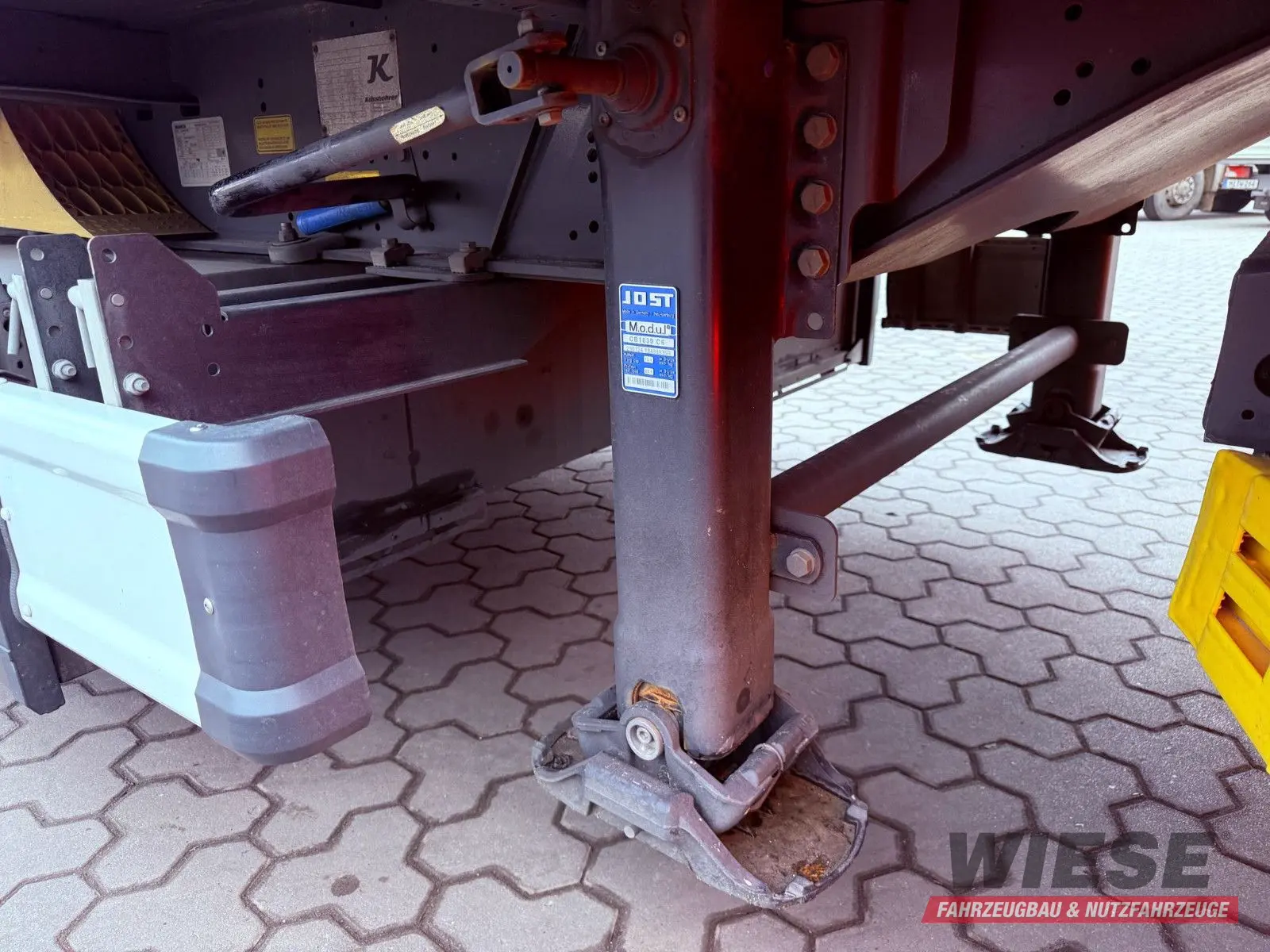 Kässbohrer Schiebeplanen Auflieger Neuwertig Vollausstattun