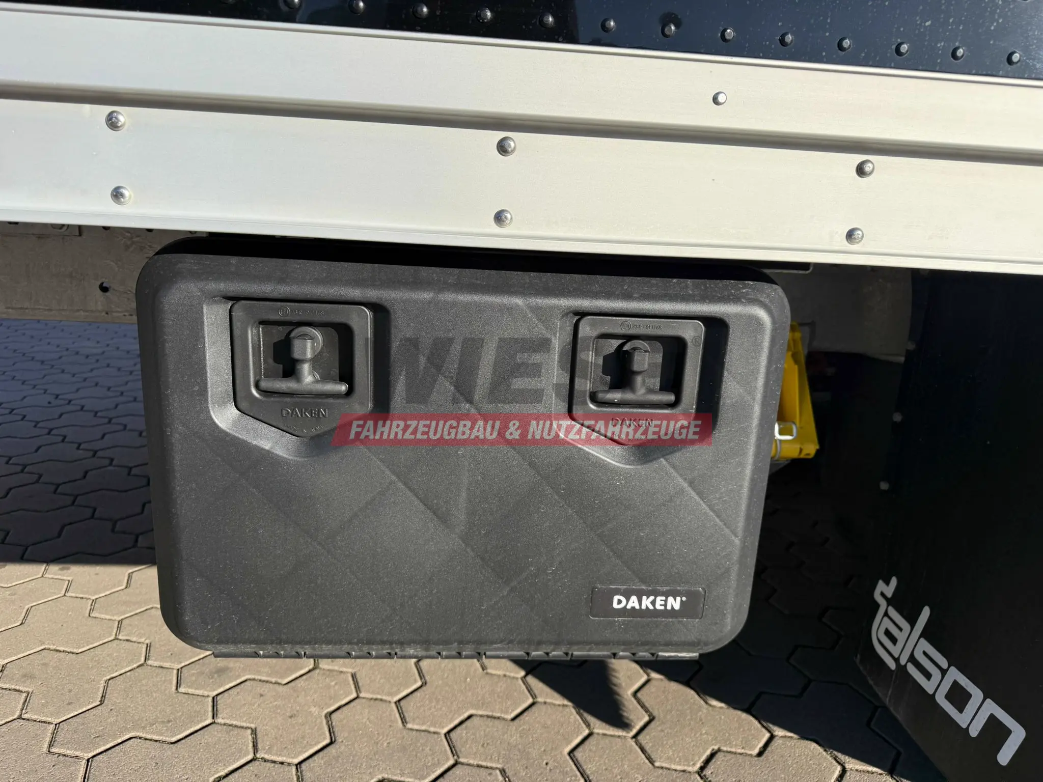 Talson Mega Kofferauflieger 99m³