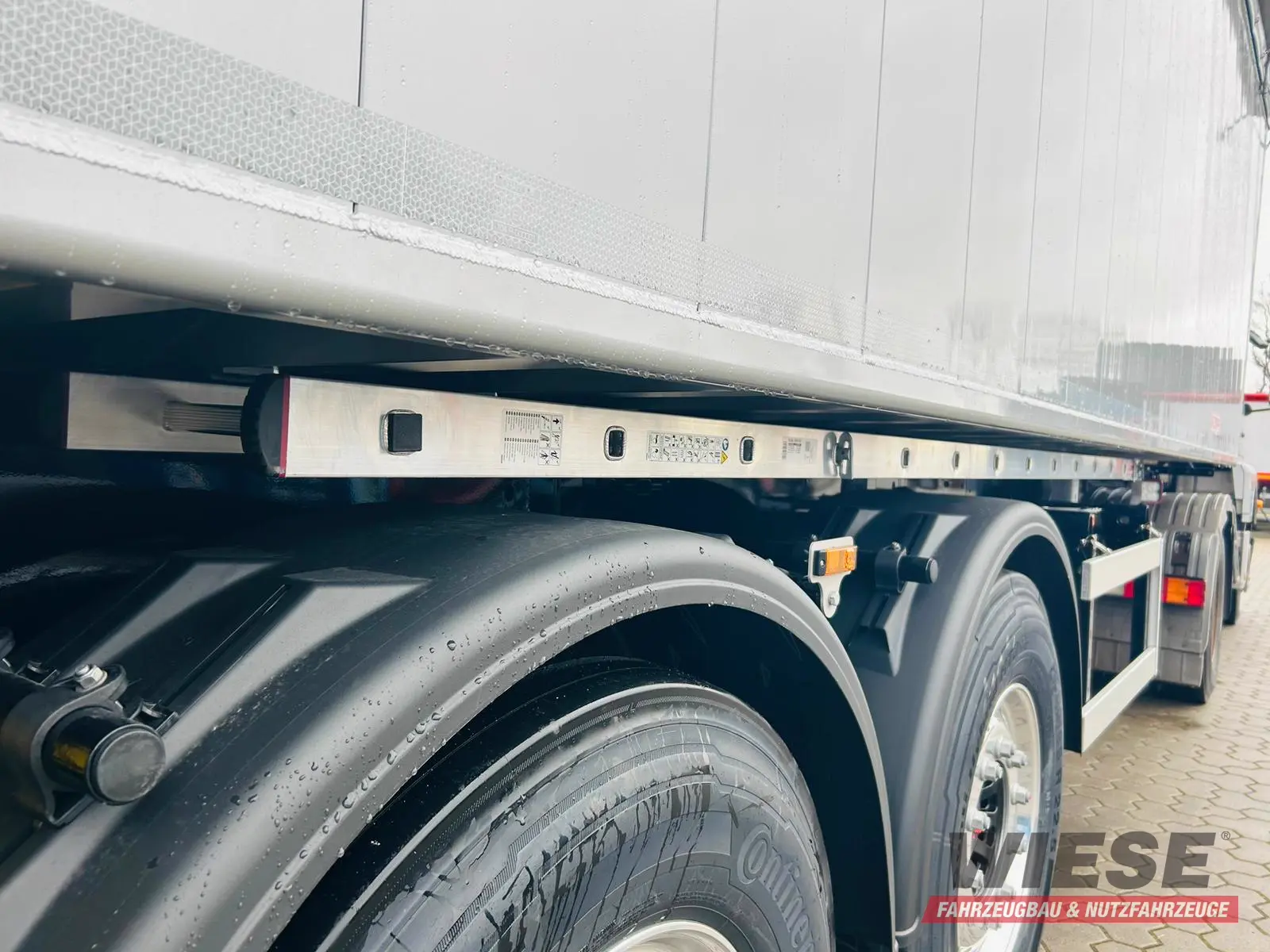 Kempf SKM 36/3 AK 3-Achs Alu Sattelkipper 50m³