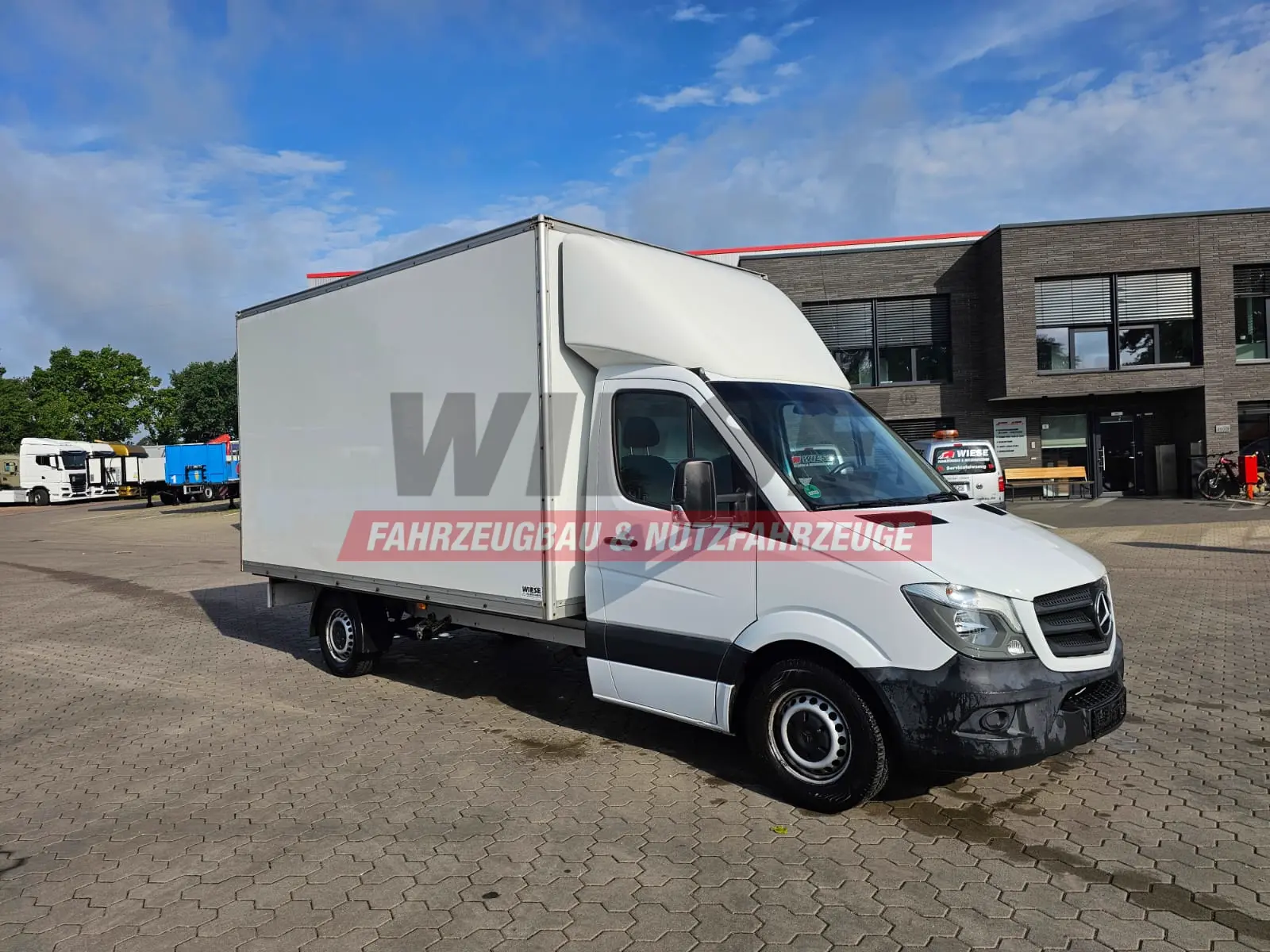 Mercedes-Benz Sprinter mit Kofferaufbau