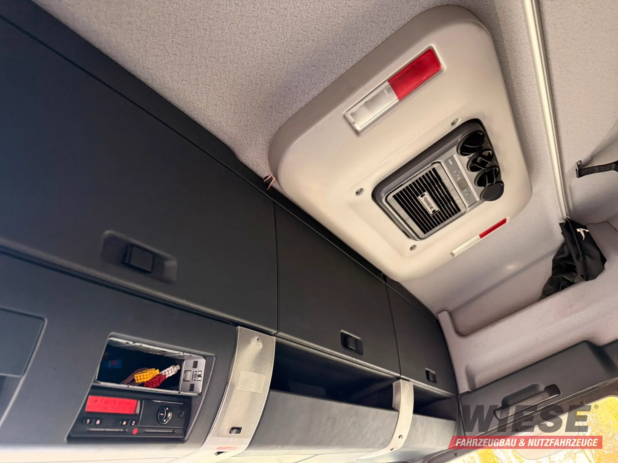 MAN TGX 26.440 6x2 mit HMF 3000-5 Kran TÜV NEU