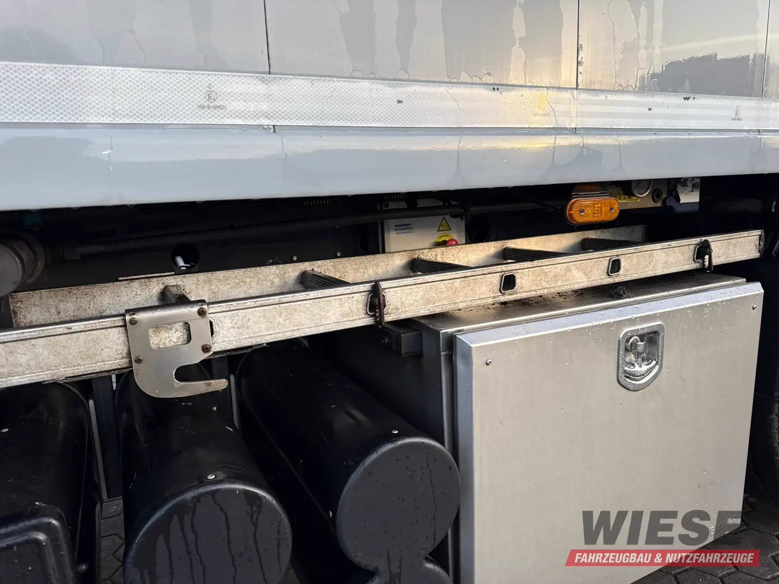 Knapen Knapen K200 3-Achs Schubboden Zellenradschleuse