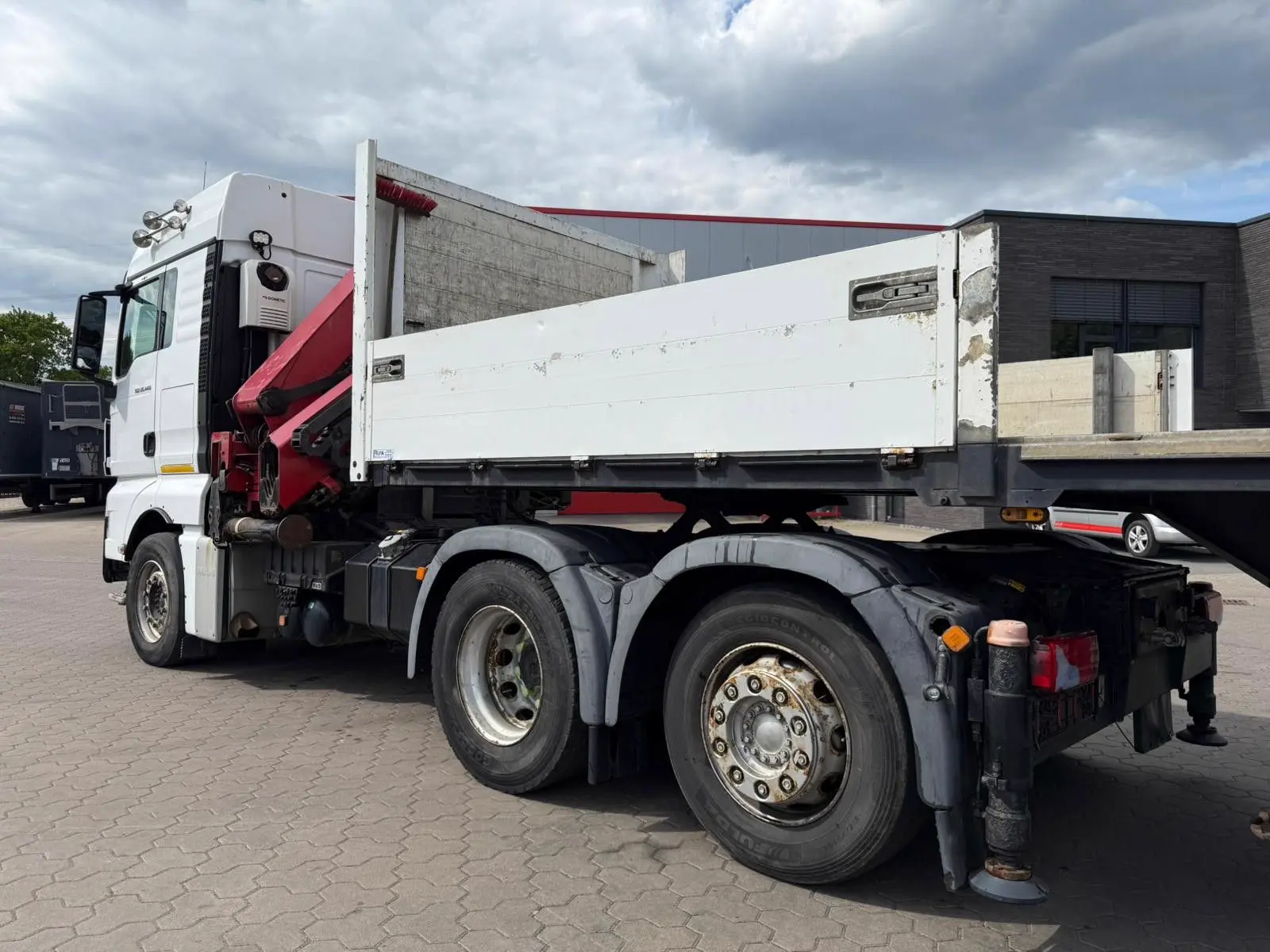 MAN TGX 26.440 6x2 mit HMF 3000-5 Kran TÜV NEU