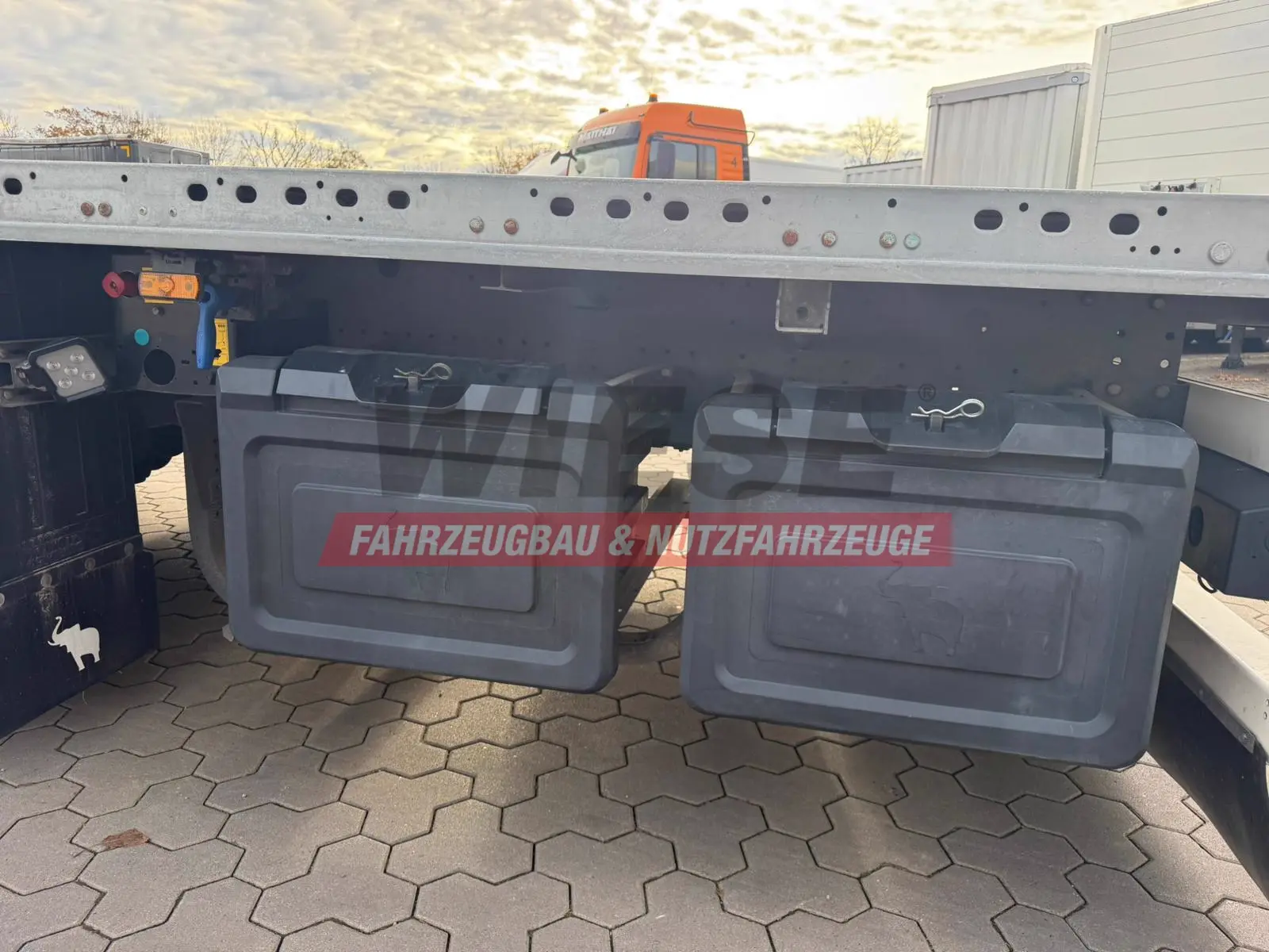 Schmitz Cargobull SCB S3T 3-Achs Plattform Auflieger Guter Zustand