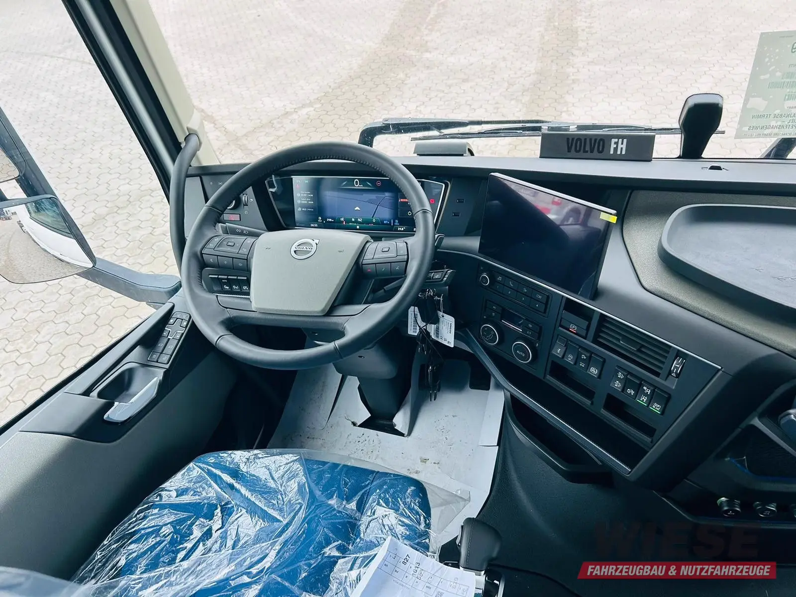 Volvo FH 500 8x2 Arbeitsbühnen Transporter LBW 9t