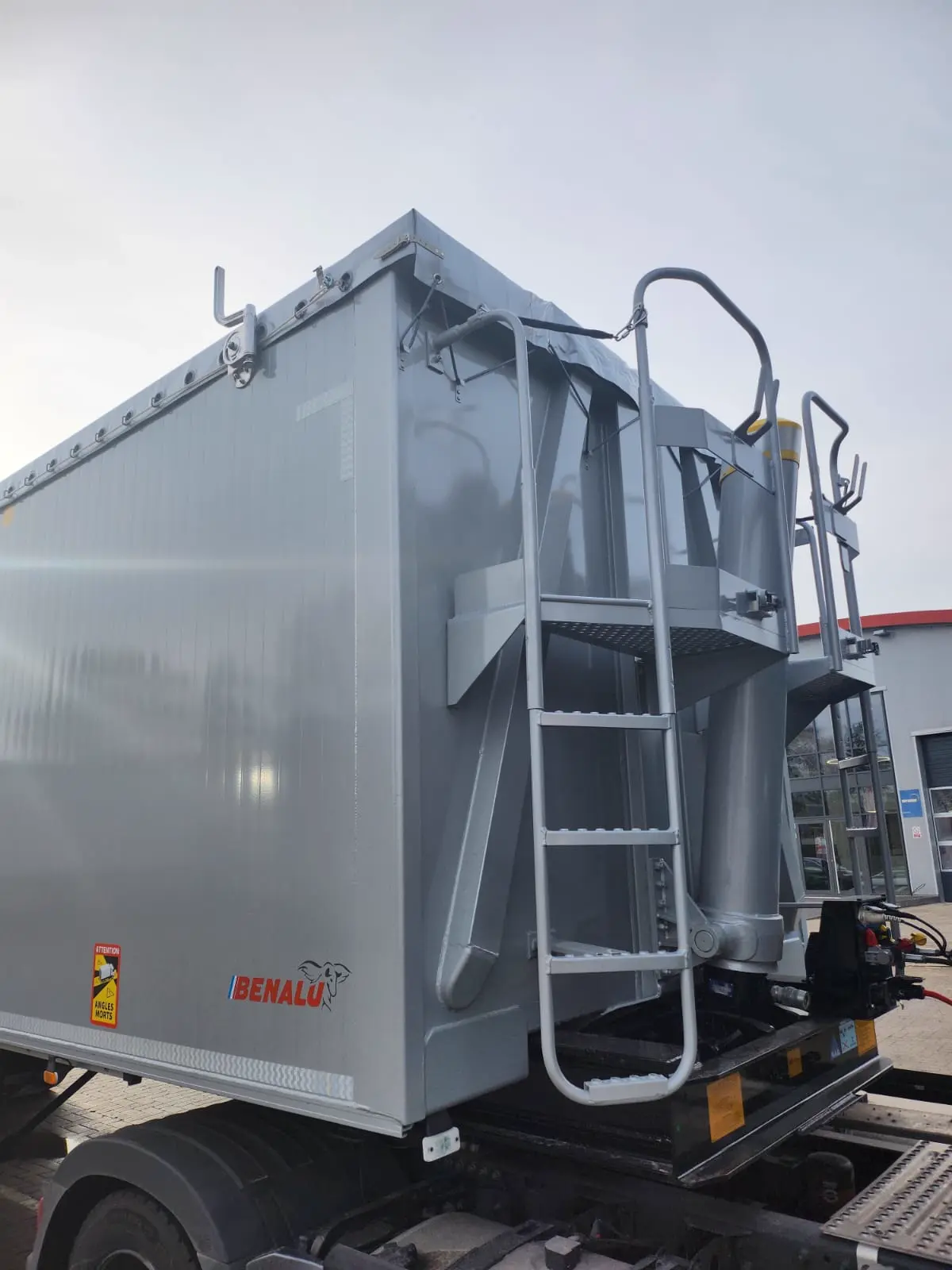 Benalu OPTILINER 60 - 63m³ Türen Palettenbreite