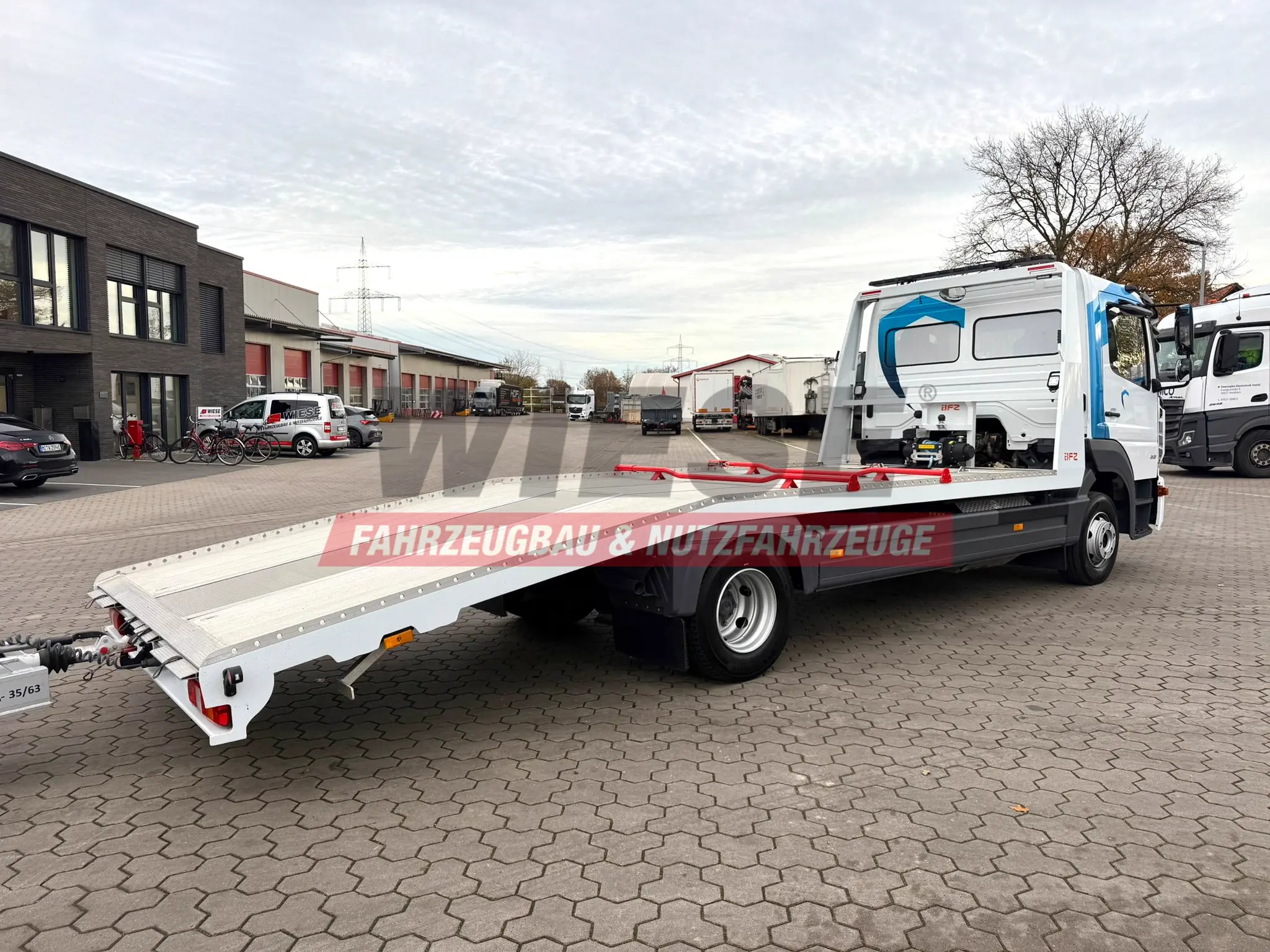 Mercedes-Benz Atego 918L Autotransporter mit BFZ Anhänger