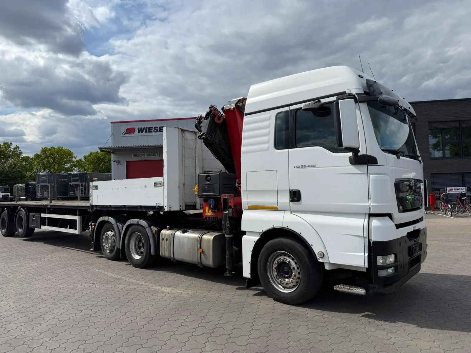 MAN TGX 26.440 6x2 mit HMF 3000-5 Kran TÜV NEU