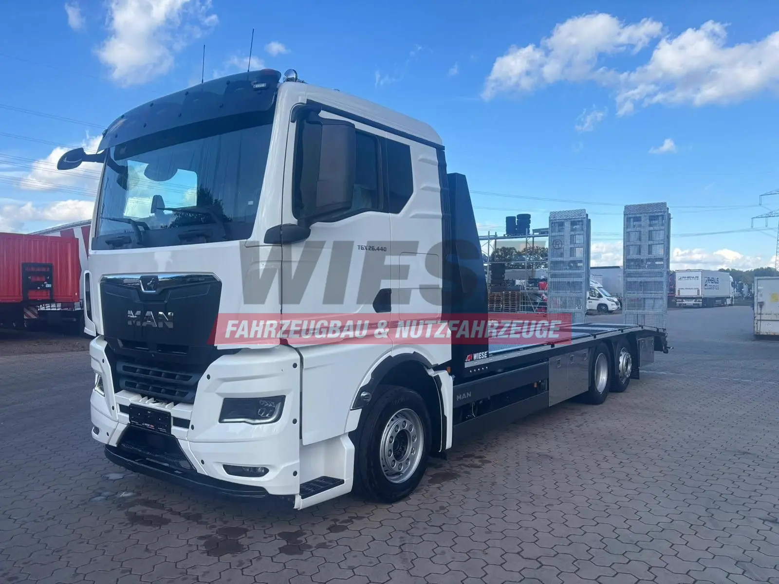 MAN Baumaschinen-  Arbeitsbühnentransporter Rampen