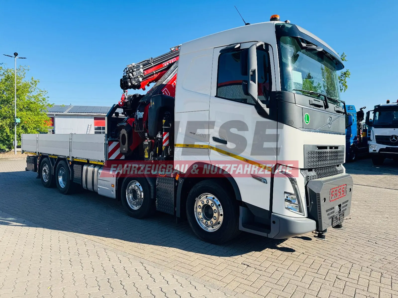 Volvo FH 500 8x2 mit F710RA.2.27 L426 und V20 Winde