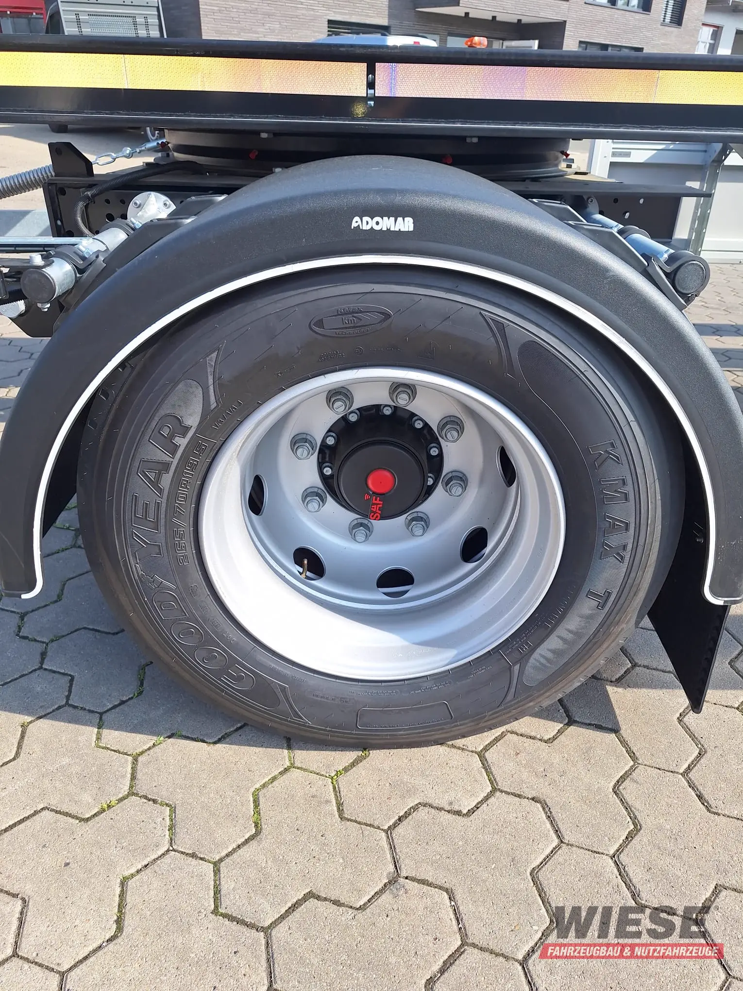 Wiese Abrollanhänger Schlittenanhänger