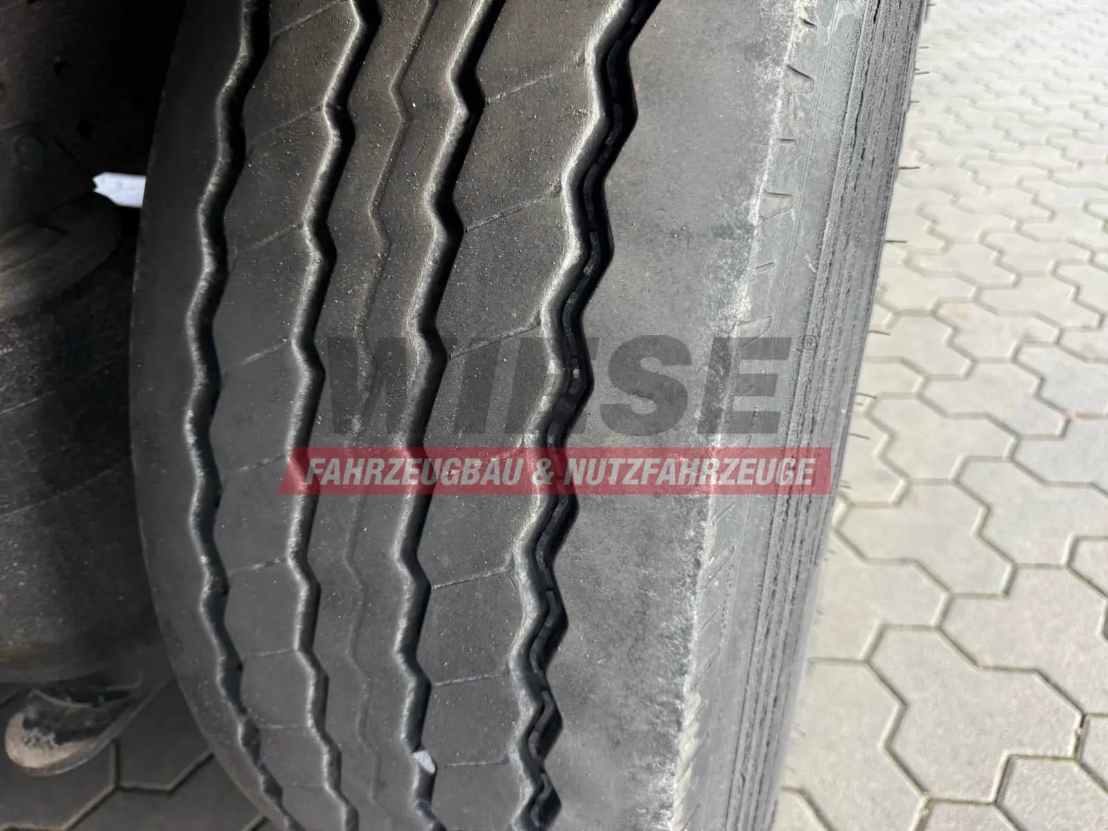 Schmitz Cargobull SCB S3T 3-Achs Plattform Auflieger Guter Zustand