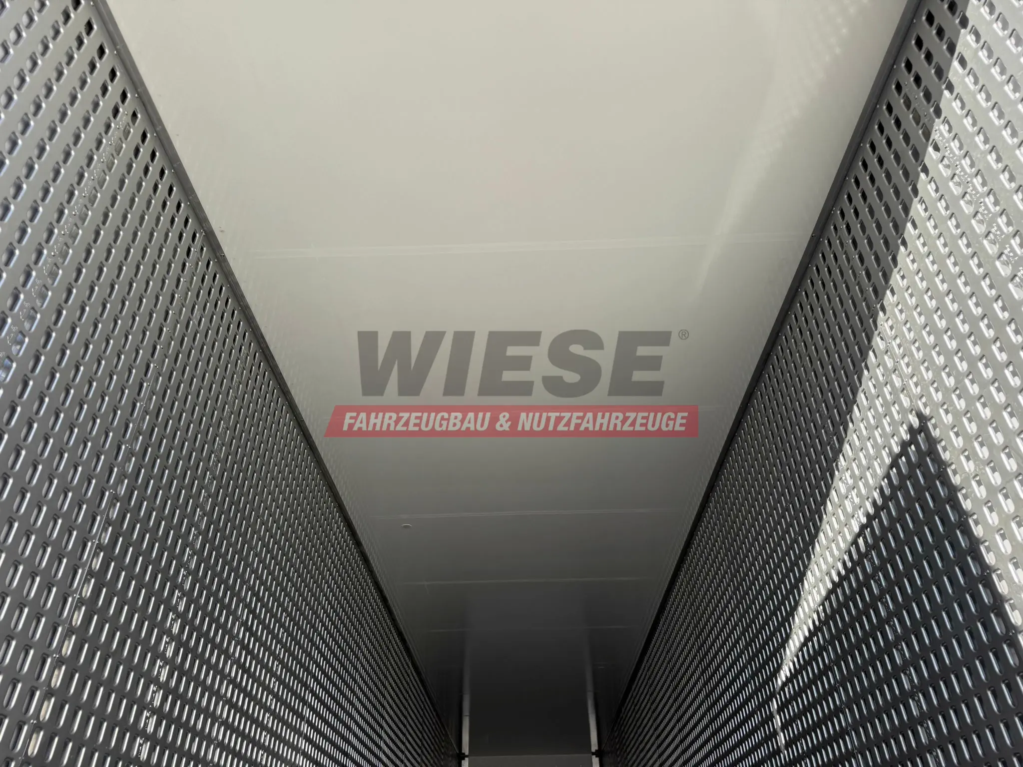 Talson Mega Kofferauflieger 99m³