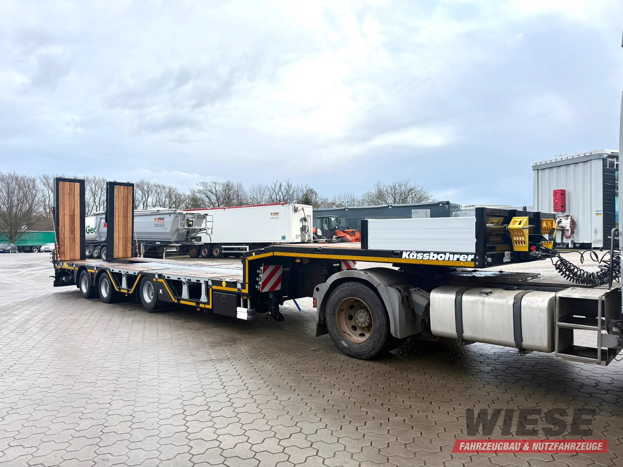 Kössbohrer SLAR3 Tele Tiefbett Radmulden von Wiese Fahrzeugmarkt in Petershagen kaufen ab 81980.00€
