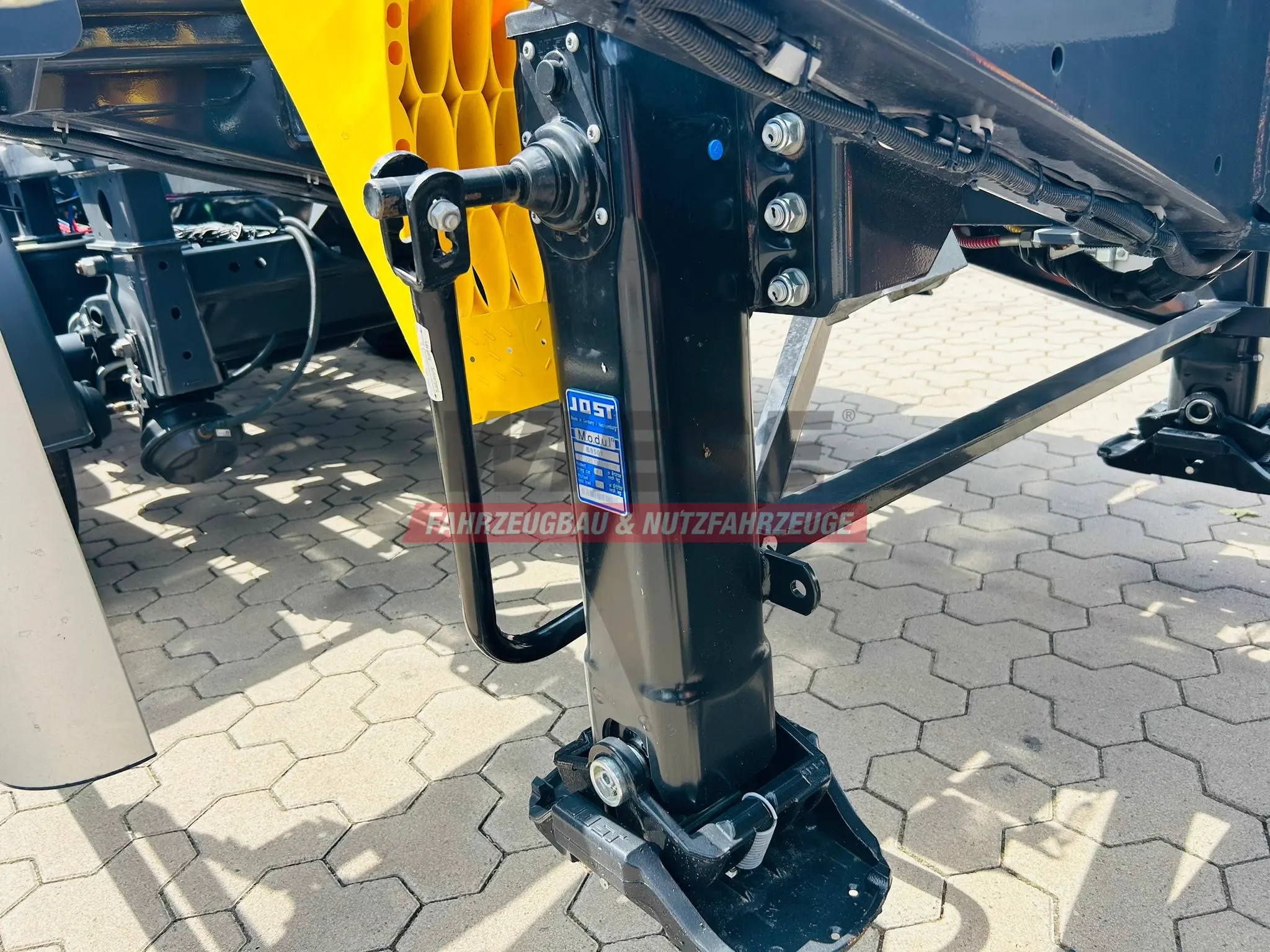 Kässbohrer K.SHG Multi Containerchassis ausziehbar