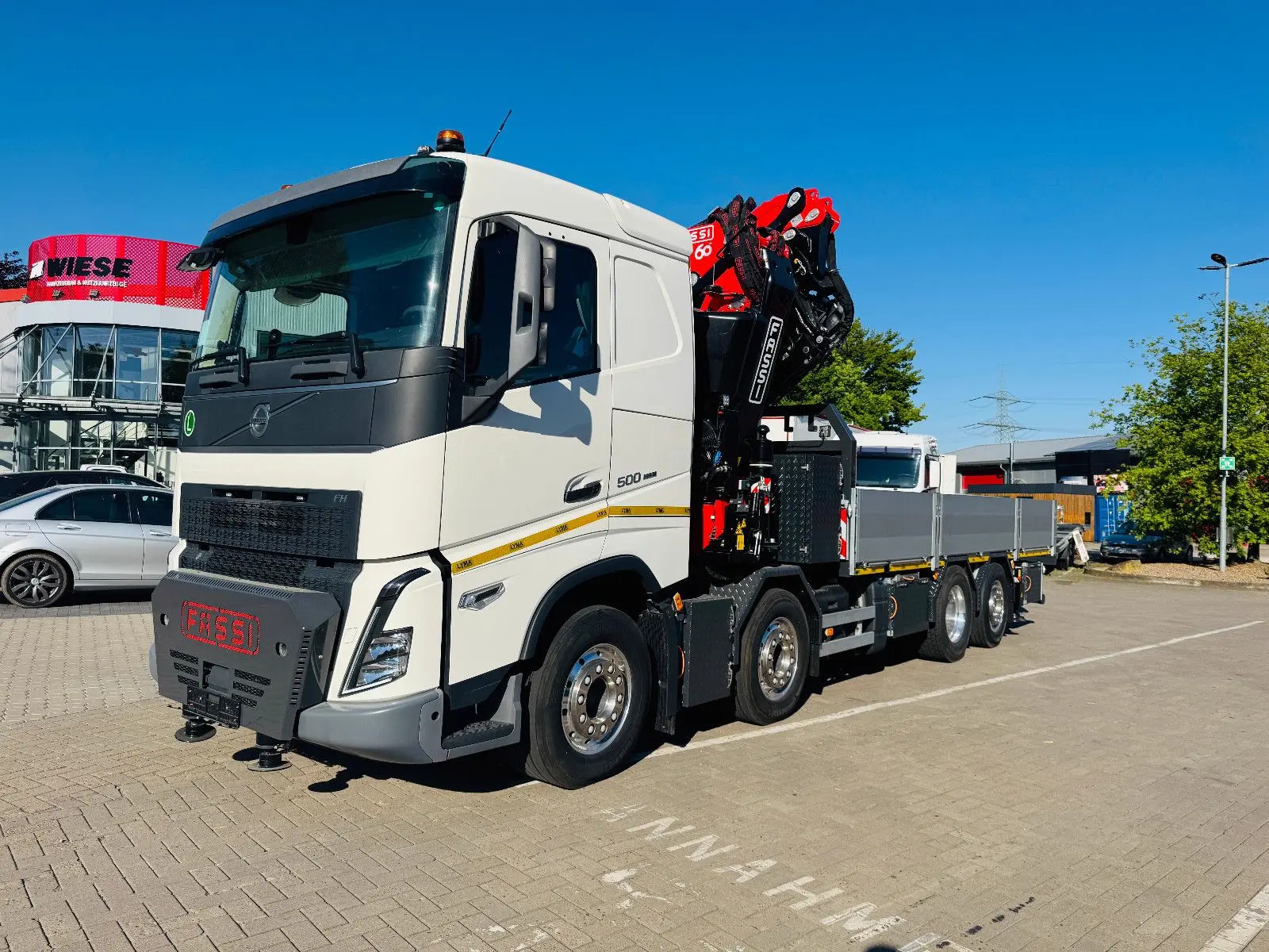 Volvo FH 500 8x2 mit F710RA.2.27 L426 und V20 Winde
