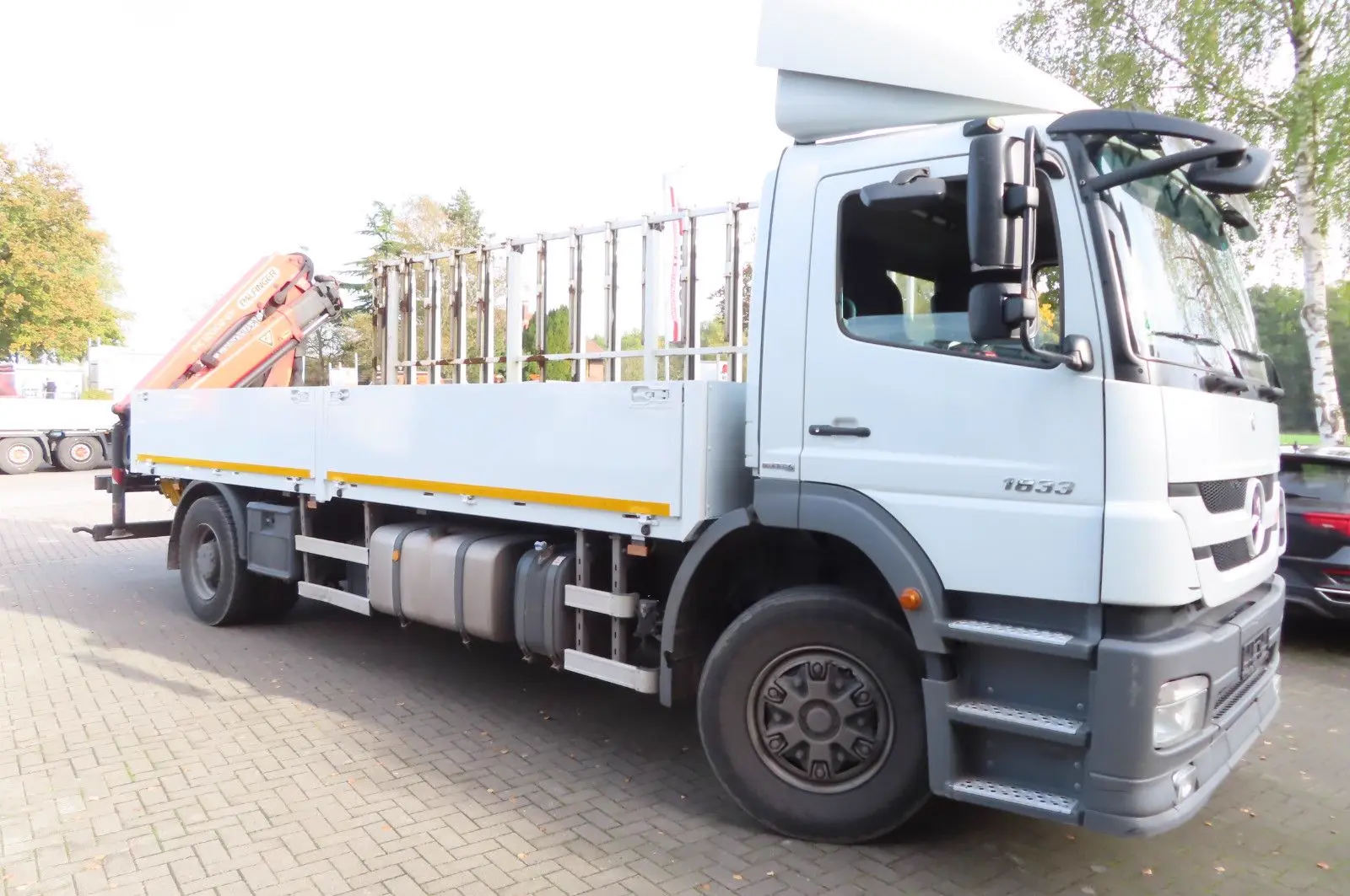 Mercedes-Benz Axor  1833 L - Glastransporter Kran Palfinger