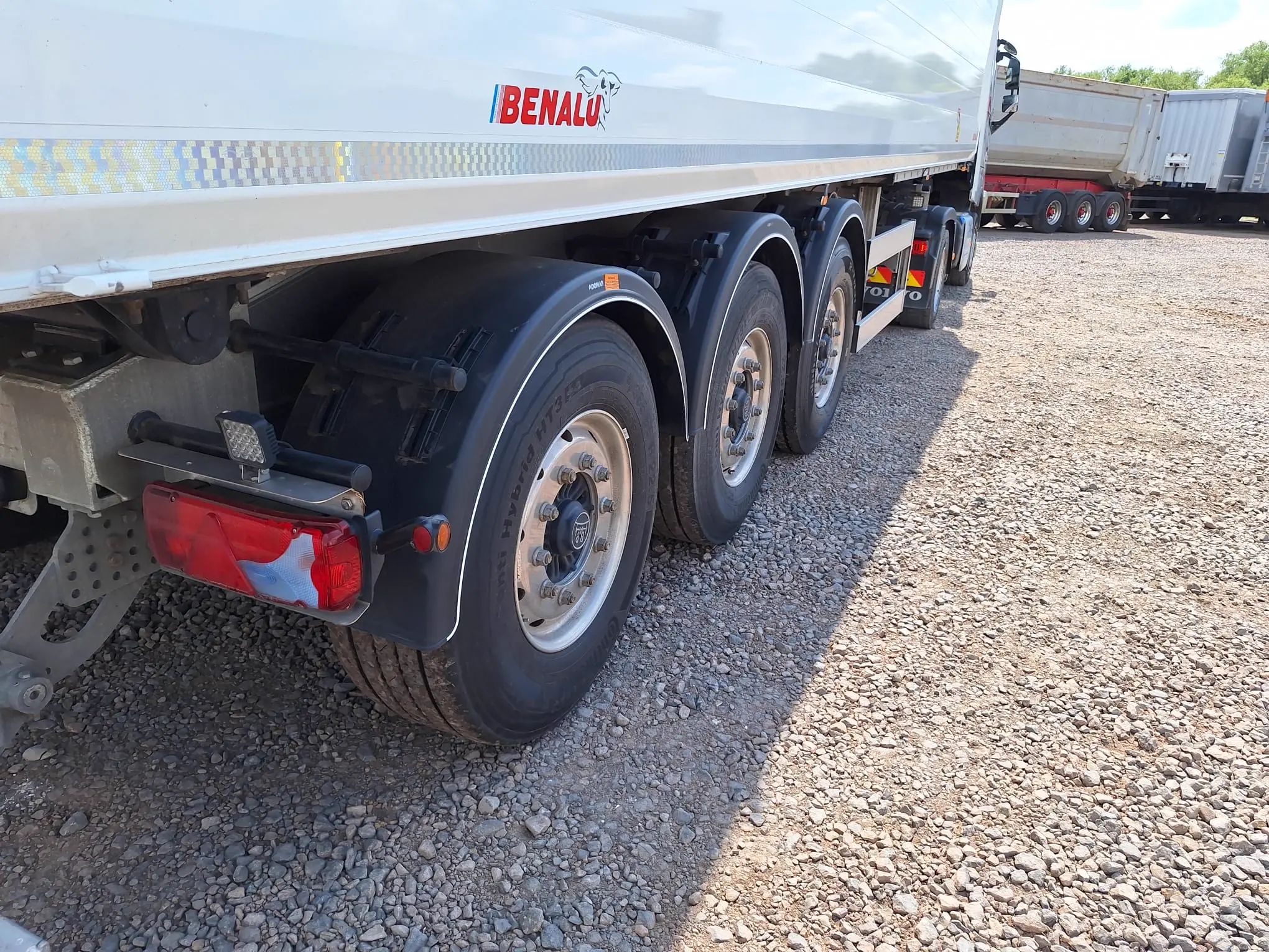 Benalu Bulkliner S 95  50m³ Kombiklappe