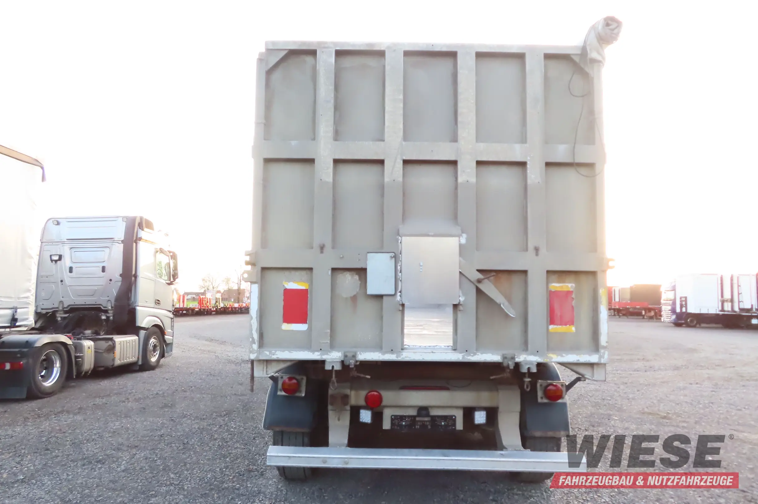 Benalu Benalu Kipper Landliner 50m³