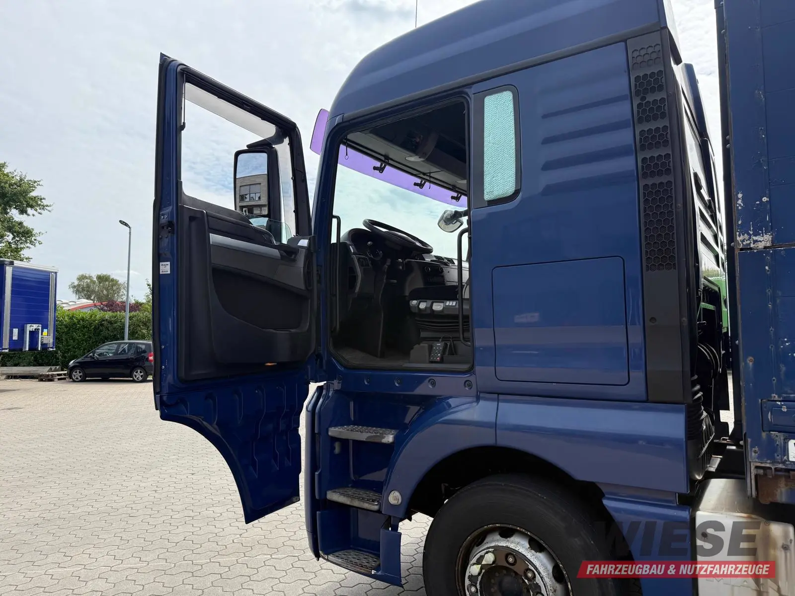 MAN TGA mit Kofferaufbau/Getränkeaufbau + Anhänger