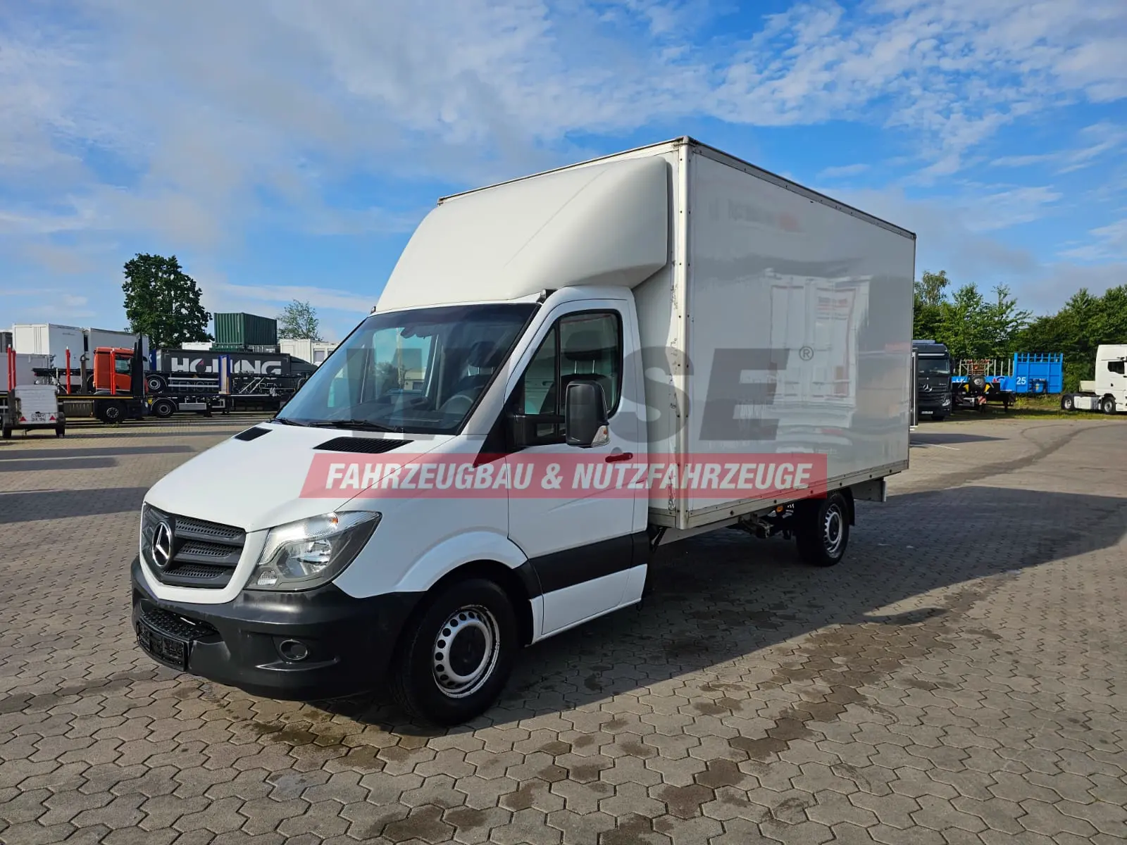 Mercedes-Benz Sprinter mit Kofferaufbau
