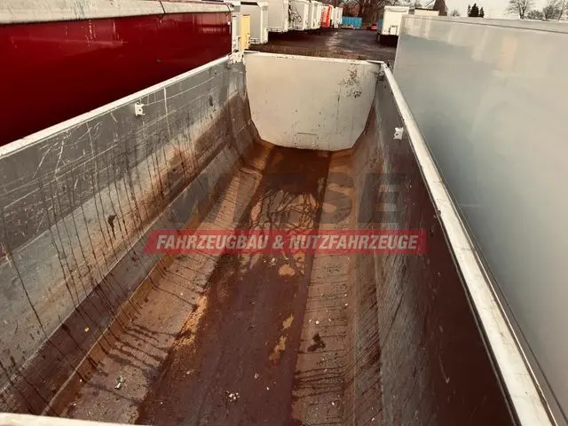 MEGA Neuwertig Stahlkipper - E-Verdeck - 30 m³
