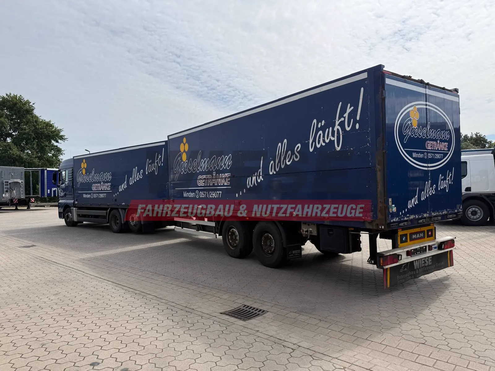 MAN TGA Schwenkwand-Getränkeaufbau incl. Anhänger