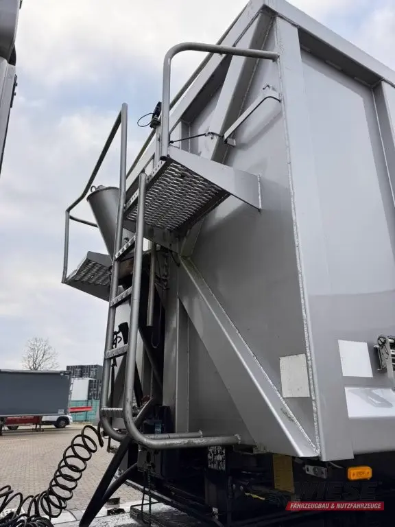 Andere OVA Aluminium Kippmulde 47-50m³