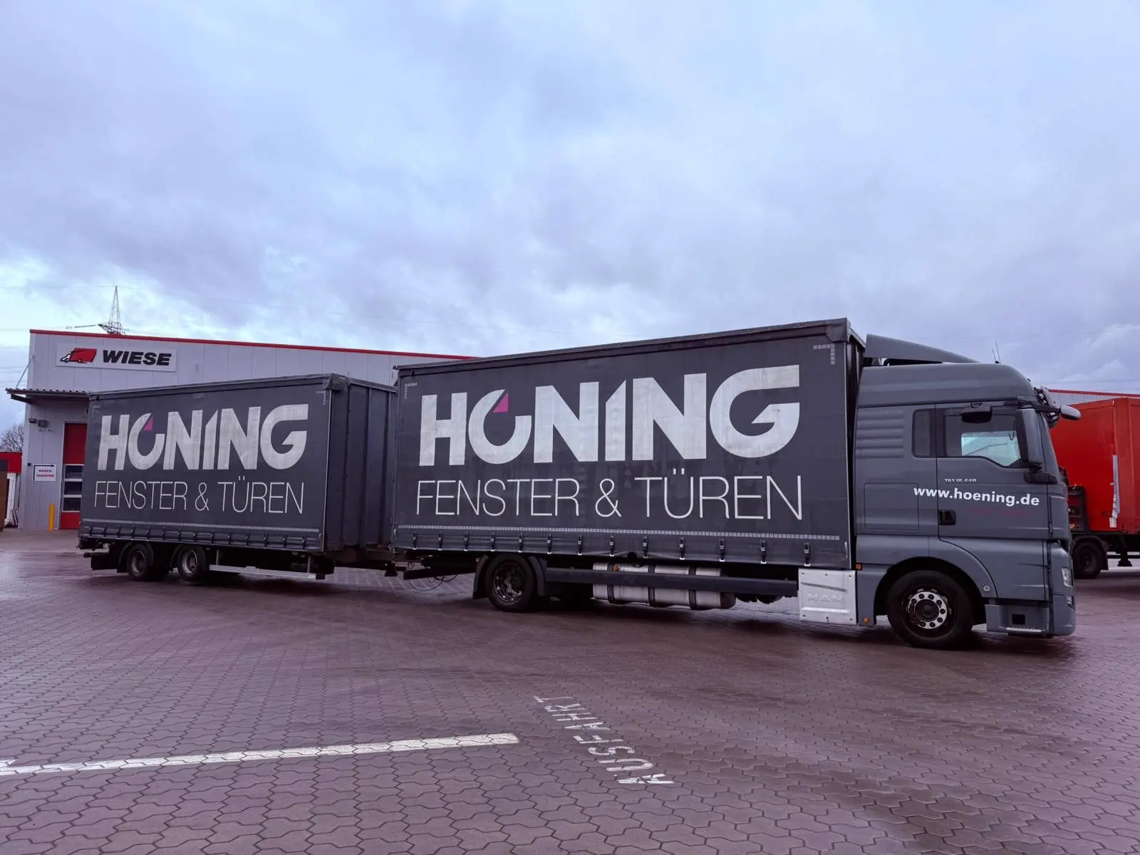 MAN TGX 18.440 LL Volumen LKW mit Staplerhalterung