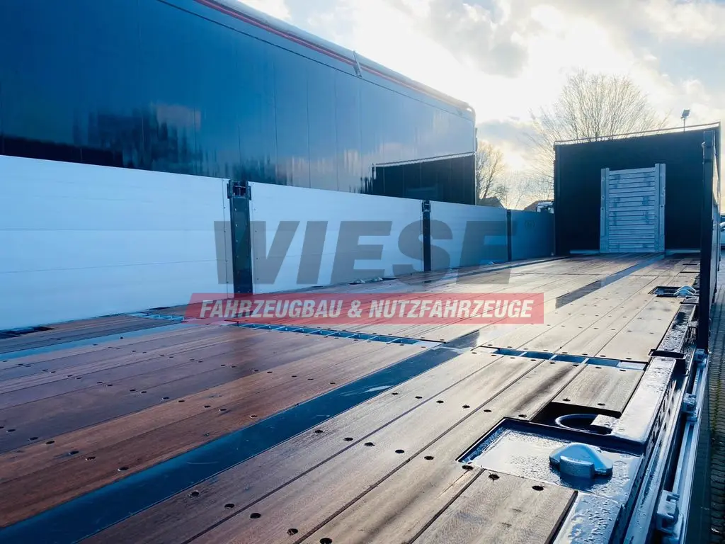 Kässbohrer Bordwandauflieger Twistlocks