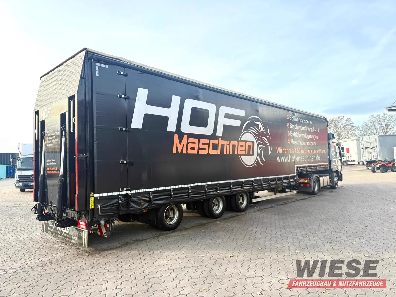 Wiese 3-Achs Stufen Sattel mit Auffahrrampe 25T