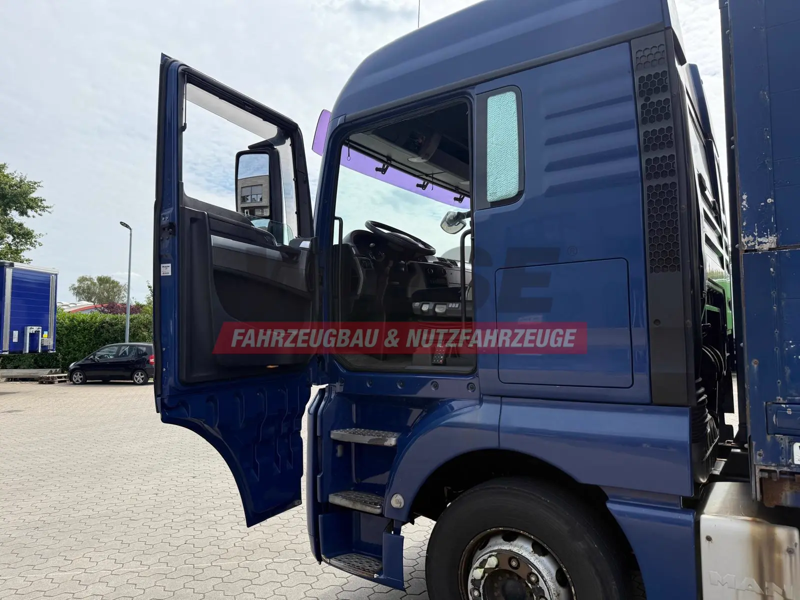 MAN TGA mit Kofferaufbau/Getränkeaufbau + Anhänger