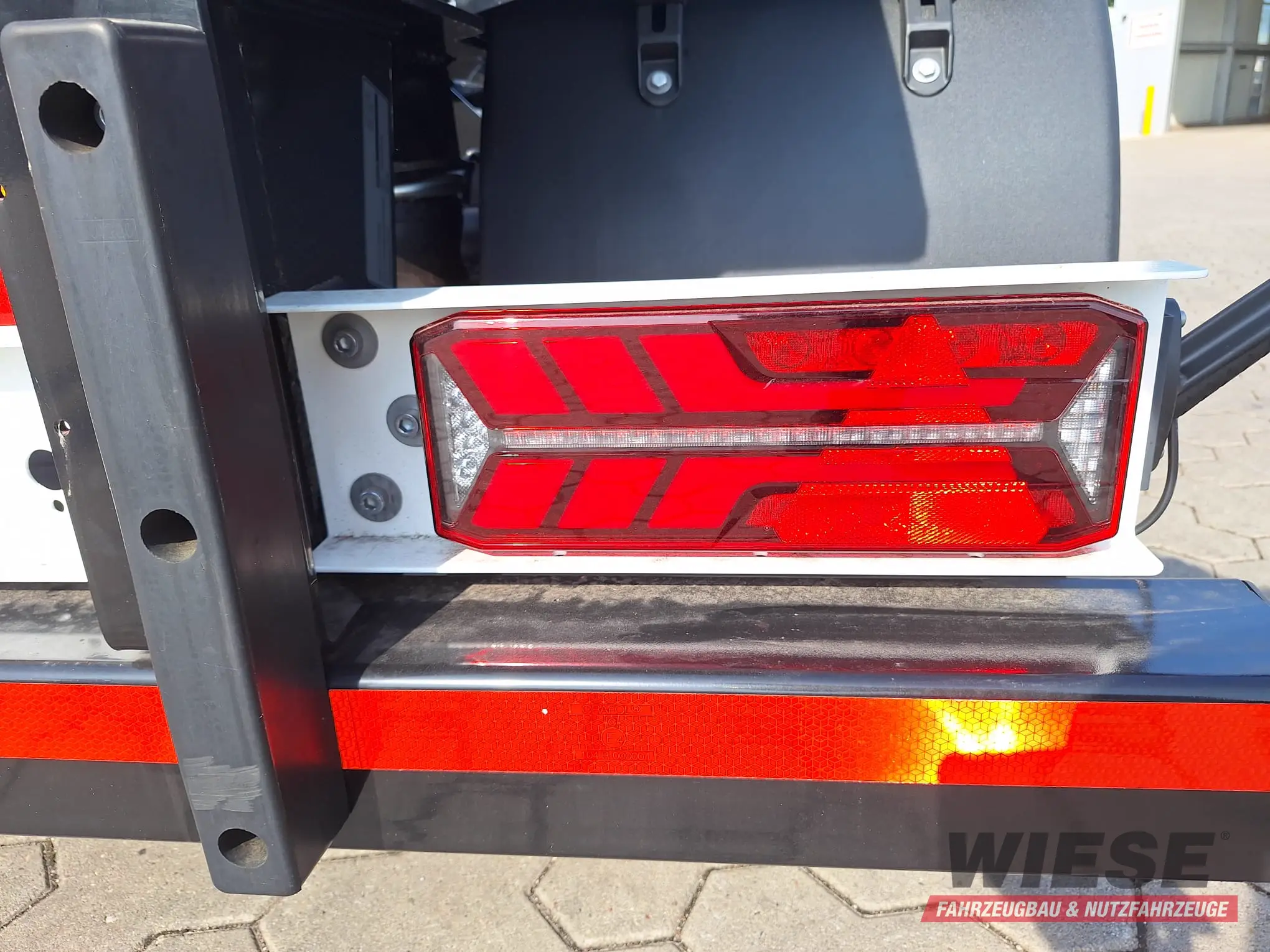 Wiese Abrollanhänger Schlittenanhänger