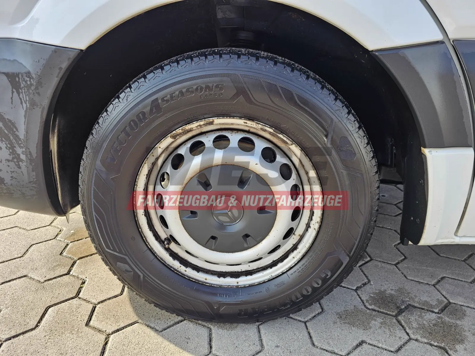 Mercedes-Benz Sprinter mit Kofferaufbau