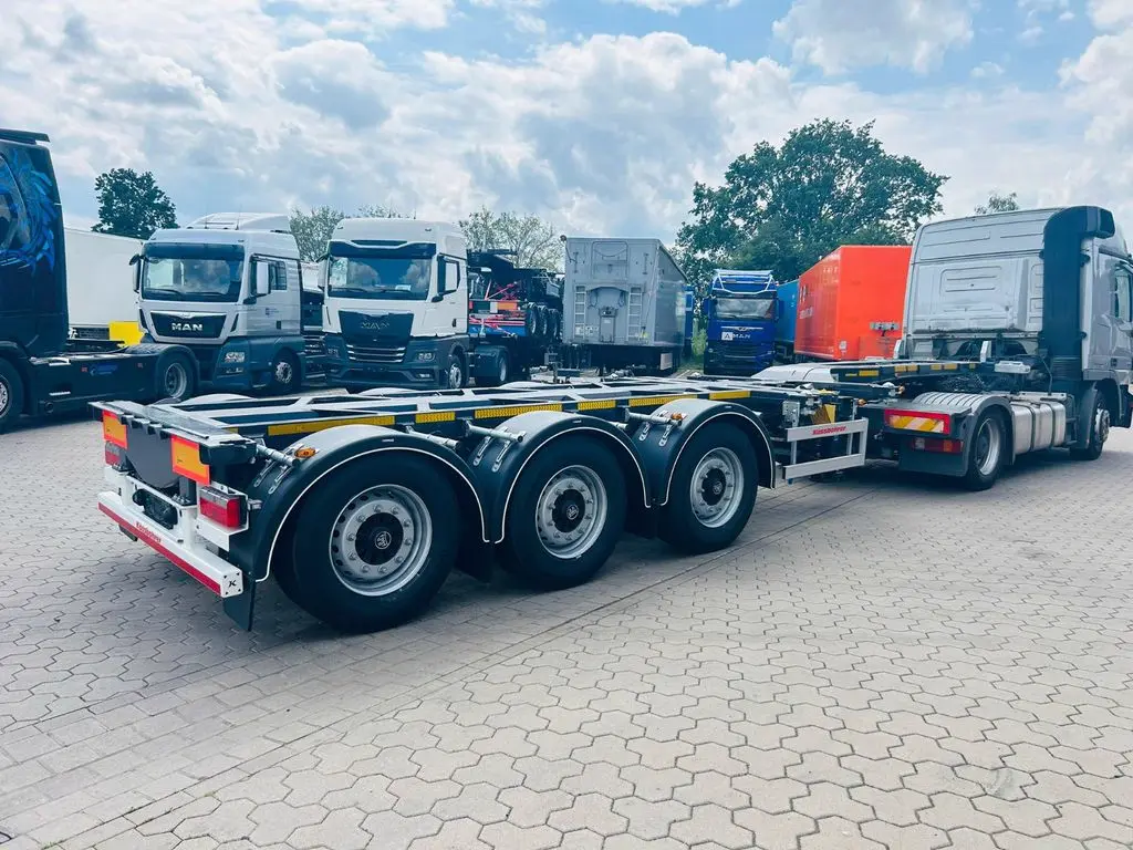 Kässbohrer K.SHG Multi Containerchassis ausziehbar