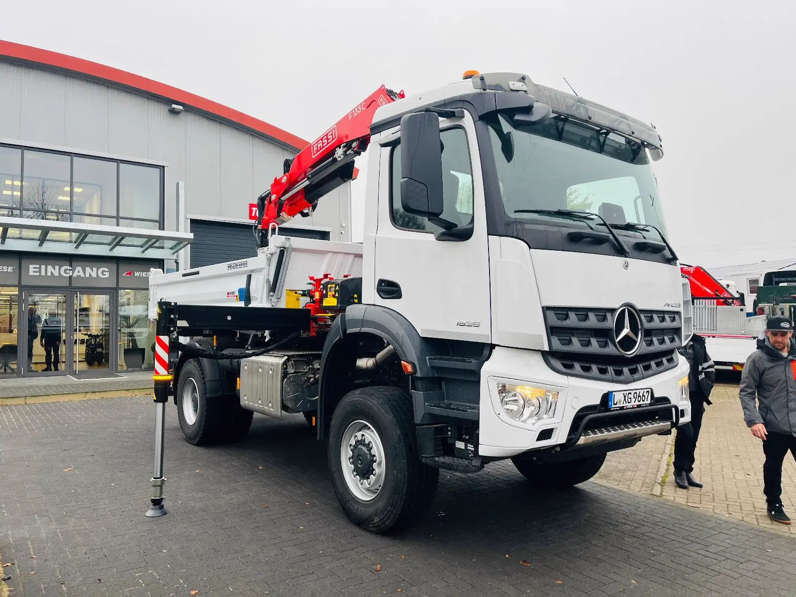 Mercedes-Benz Arocs 1835 4x4 Allrad Fassi F135 Kran Kipper