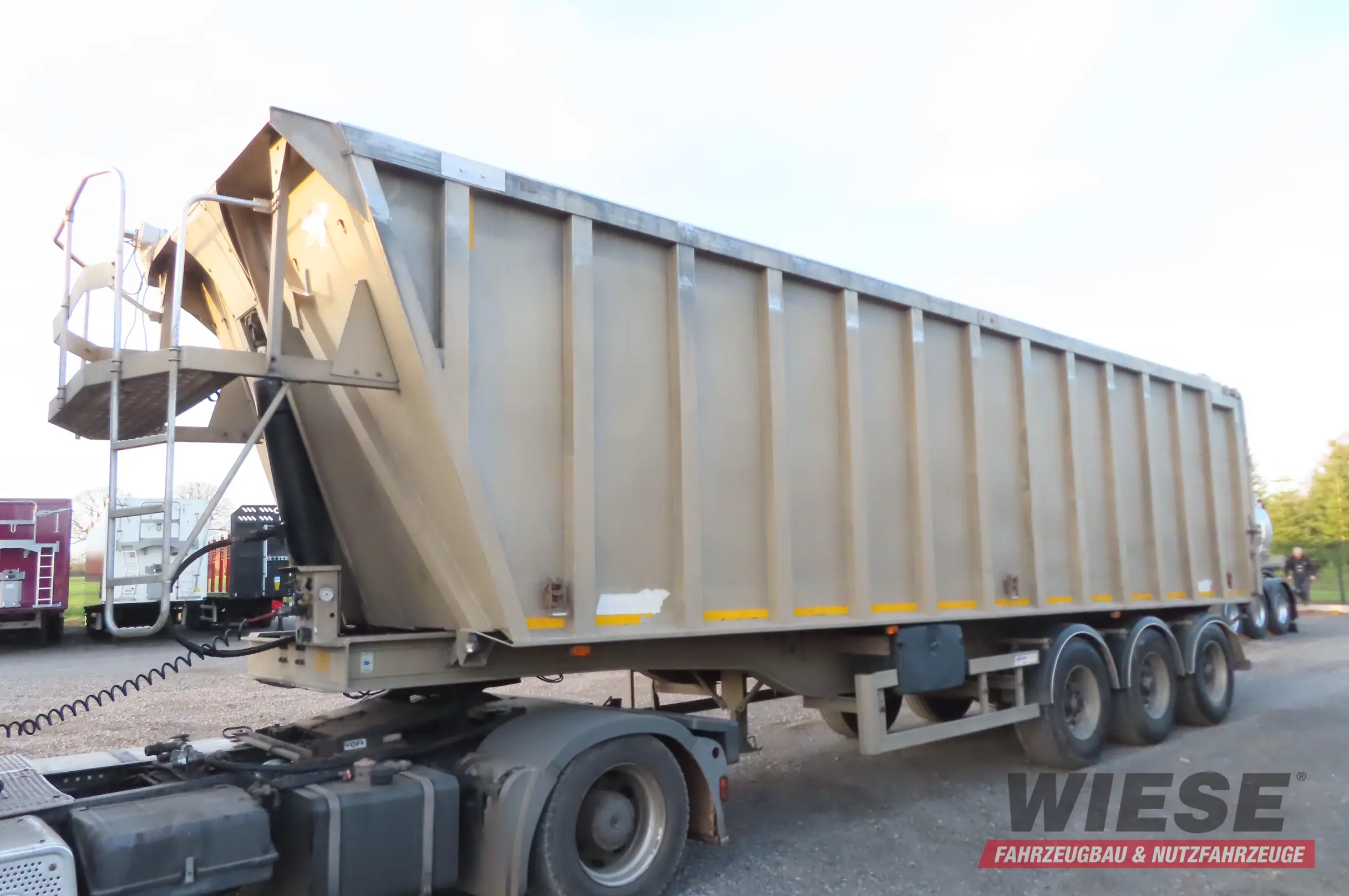 Benalu Benalu Kipper Landliner 50m³